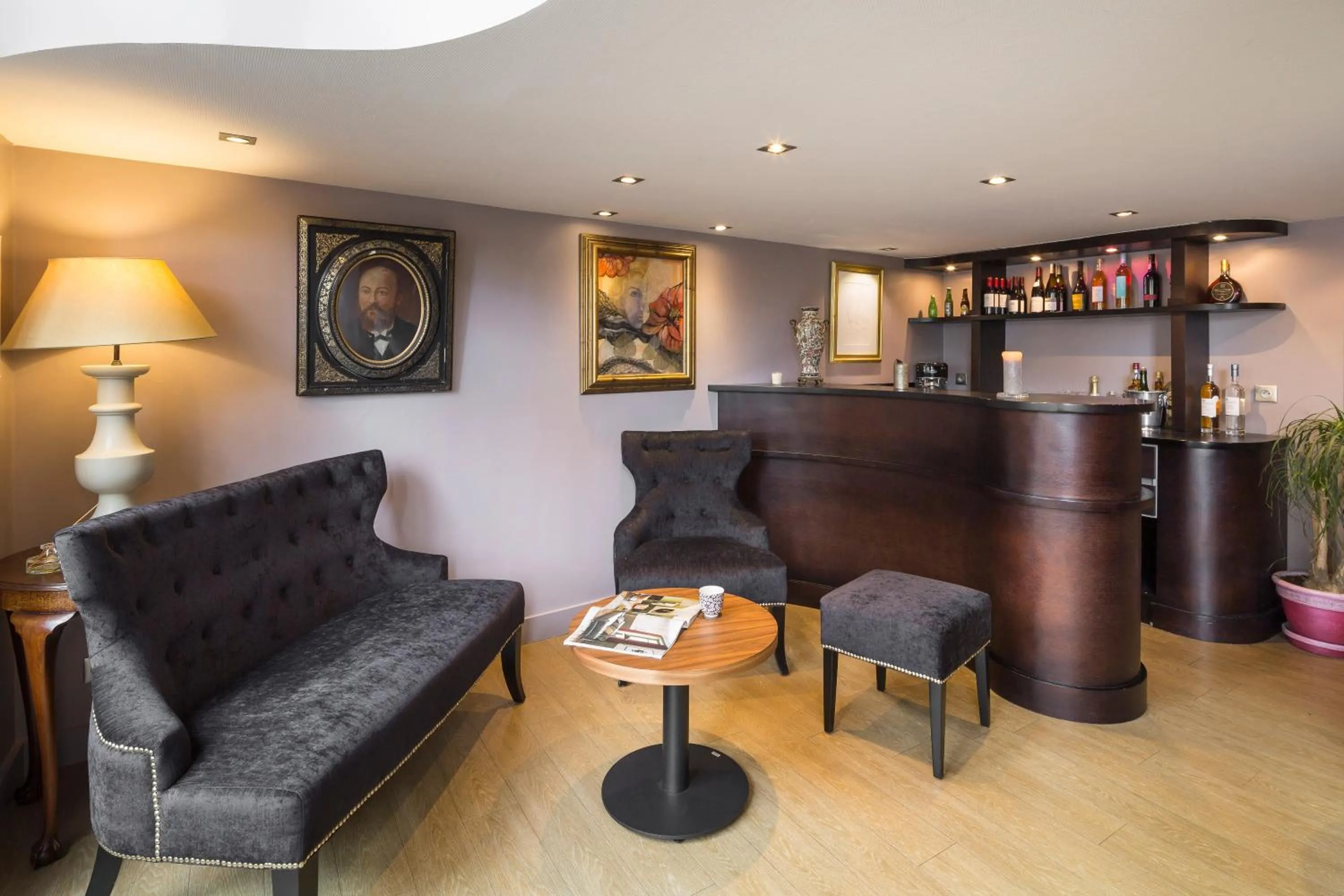 Lounge or bar in Logis Maison Vauban - Hotel St Malo