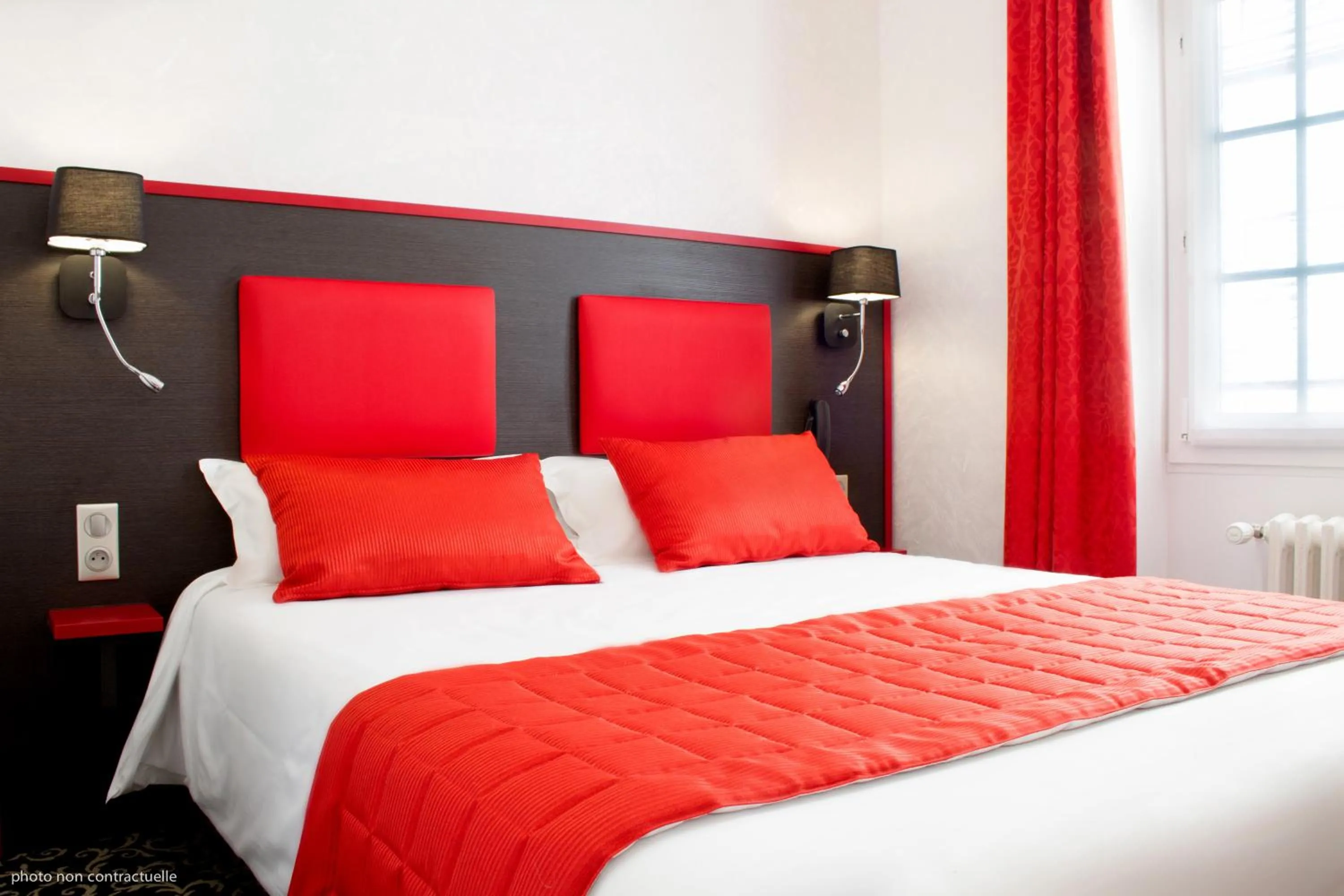 Bed in Logis Maison Vauban - Hotel St Malo
