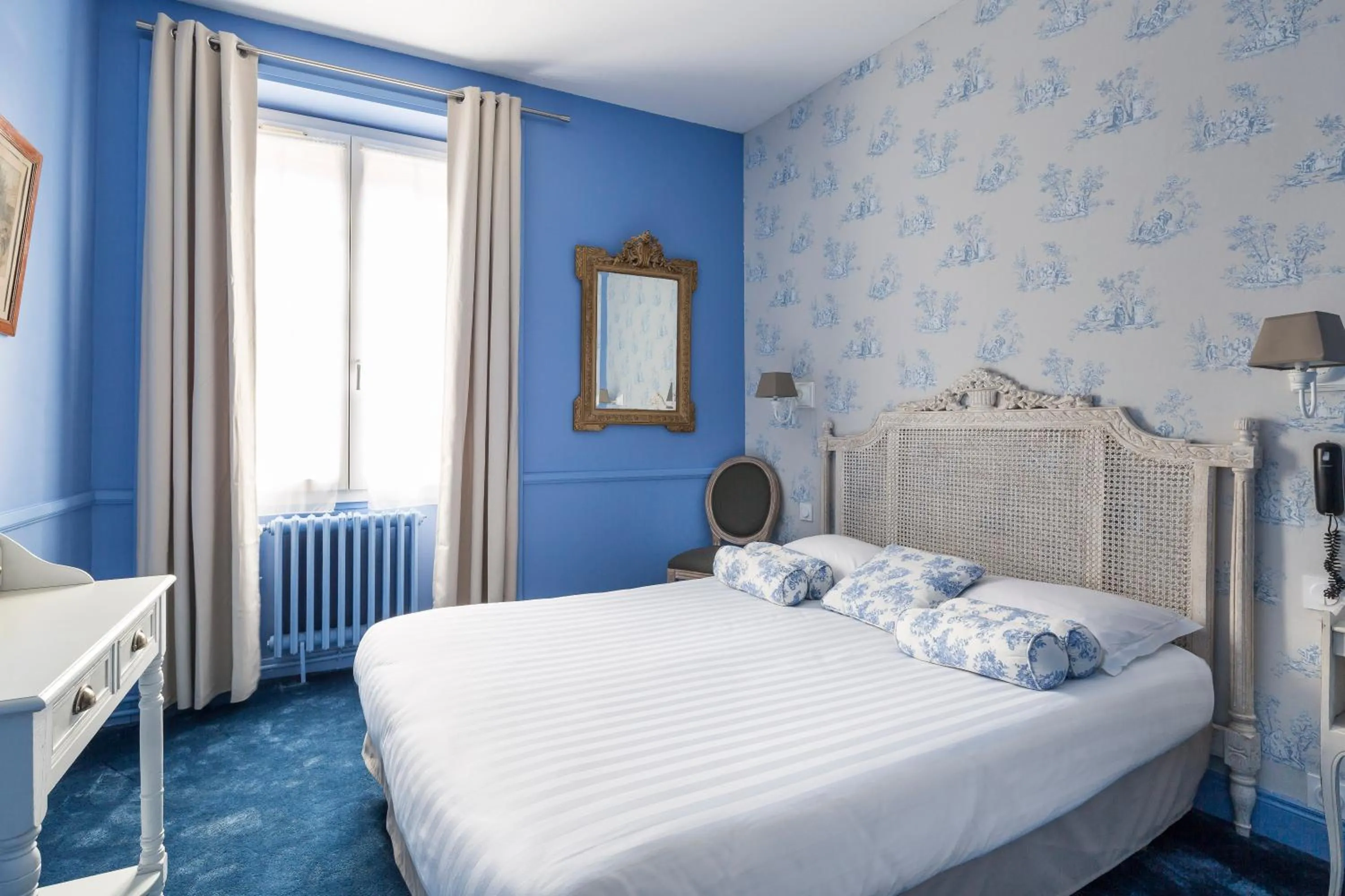Bedroom, Bed in Logis Maison Vauban - Hotel St Malo