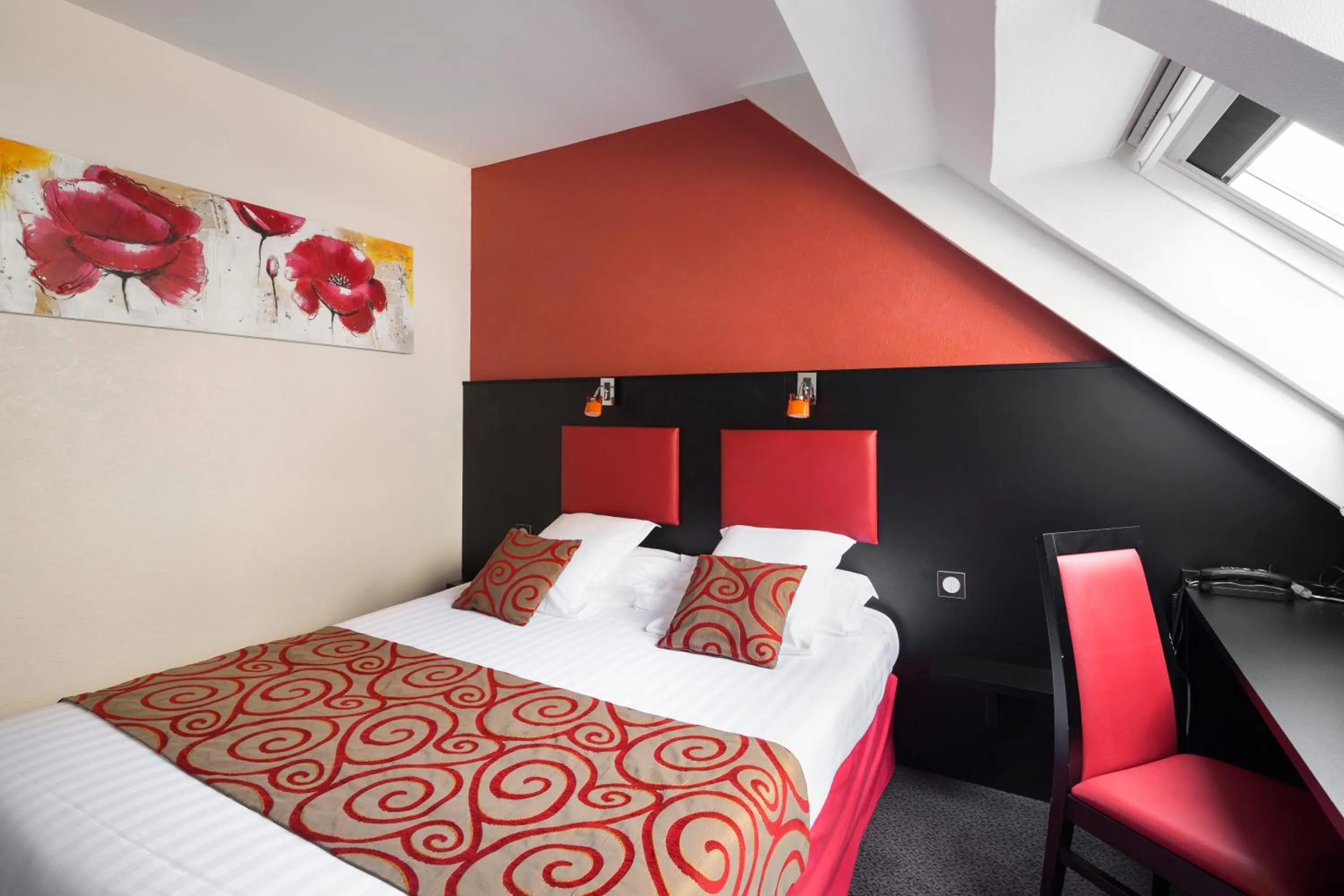 Bed in Logis Maison Vauban - Hotel St Malo