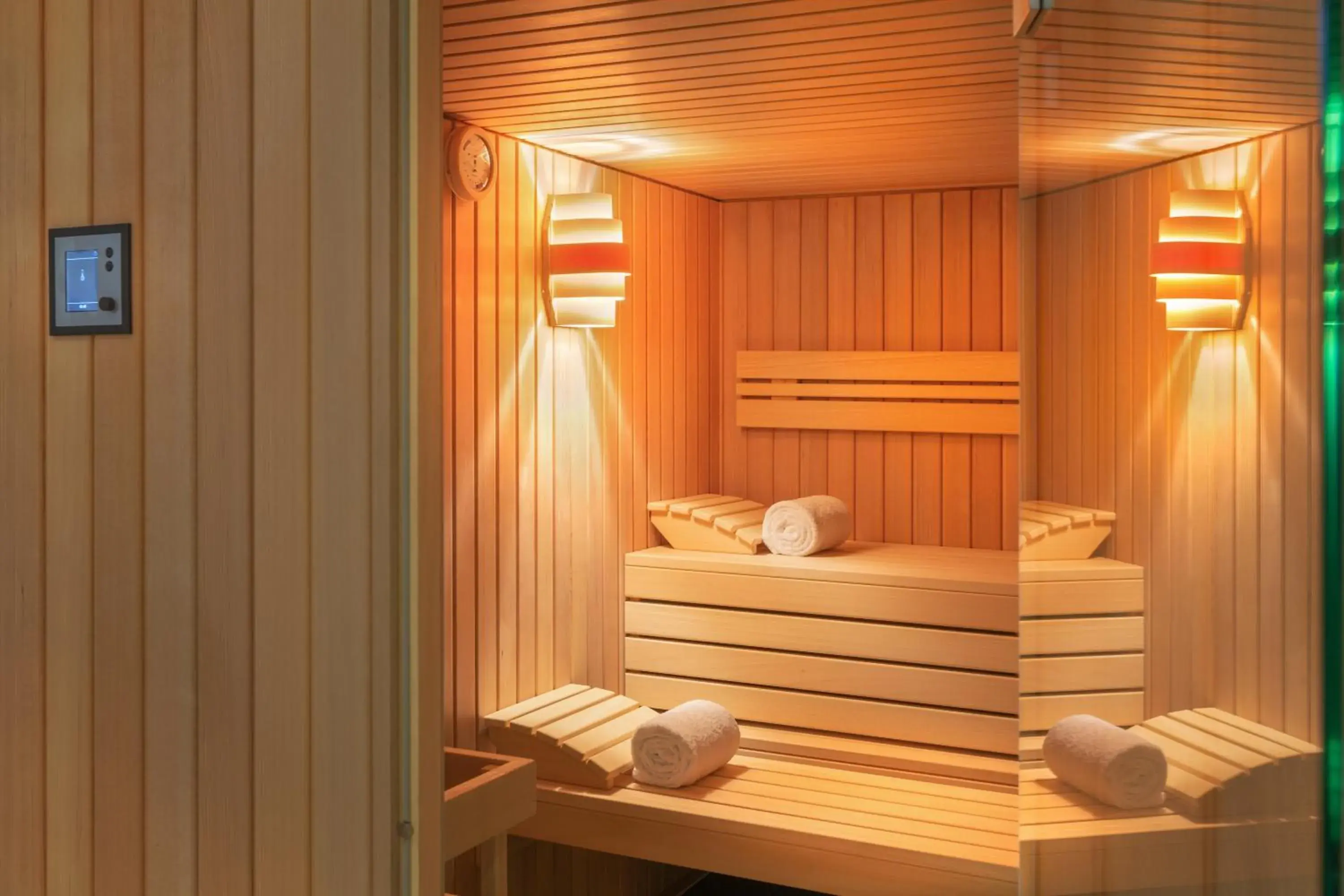 Sauna, Bed in Holiday Inn - the niu, Mesh Stuttgart Messe by IHG Sauna, Bed in Holiday Inn - the niu, Mesh Stuttgart Messe by IHG