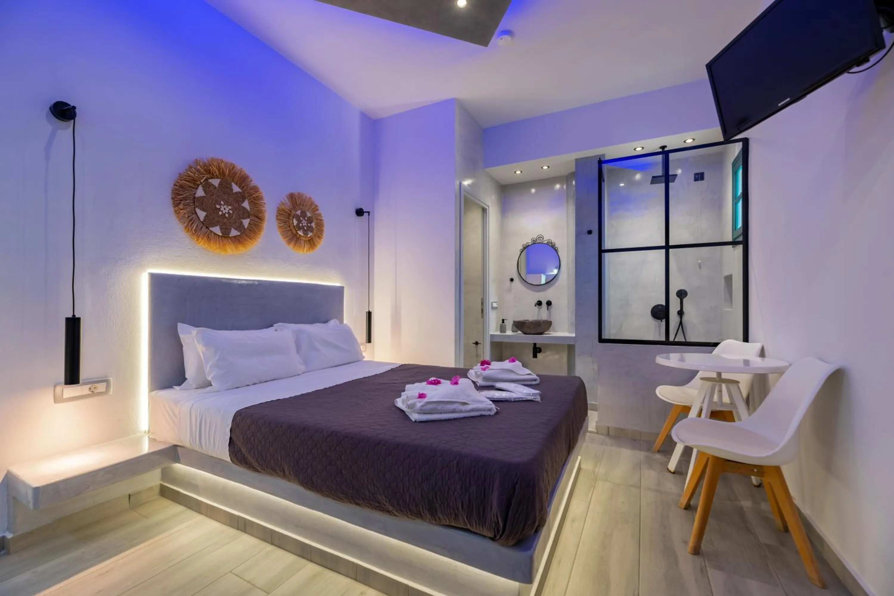 Photo of the whole room, Bed in Villa Anemomilos Perissa