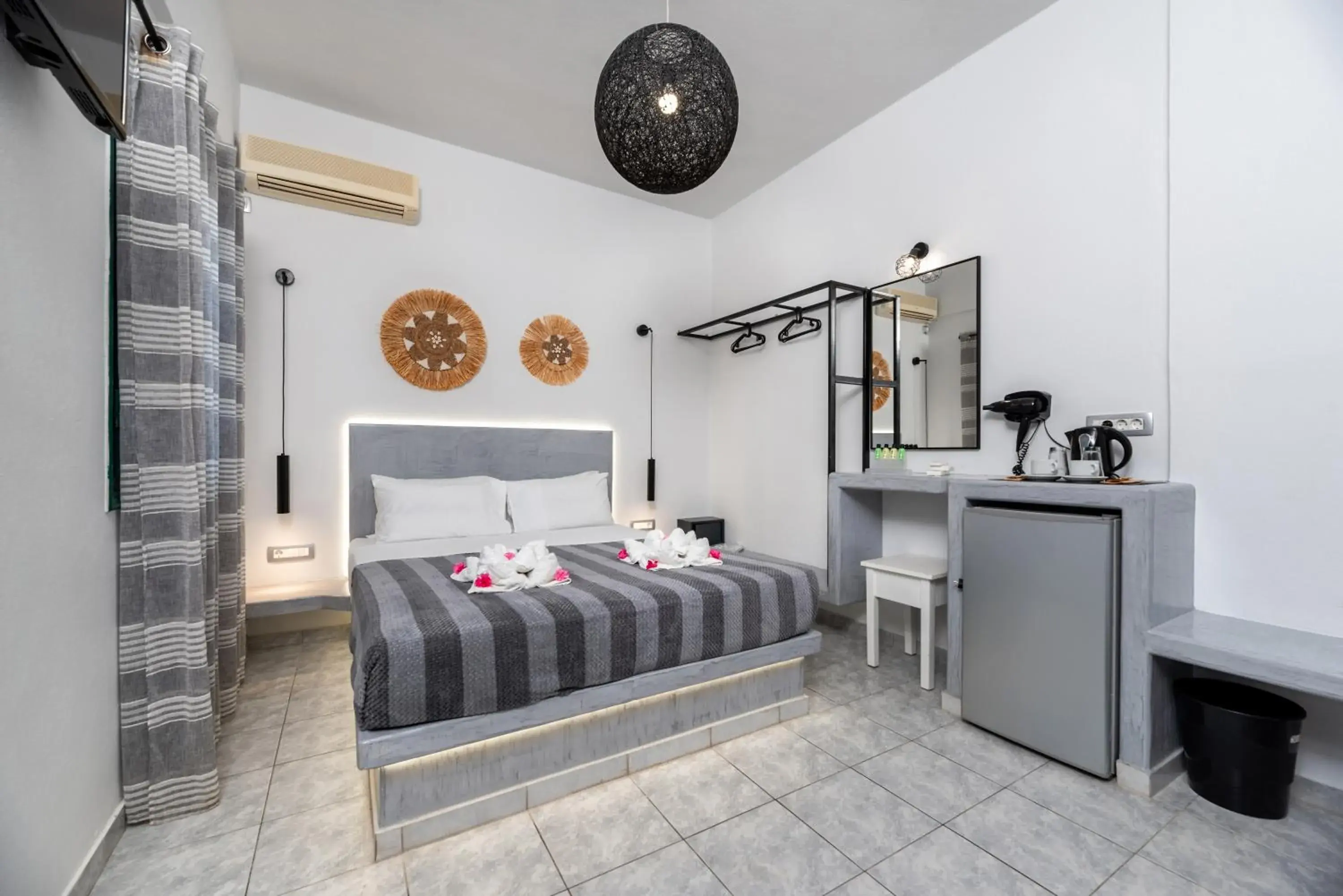 Bed in Villa Anemomilos Perissa Bed in Villa Anemomilos Perissa