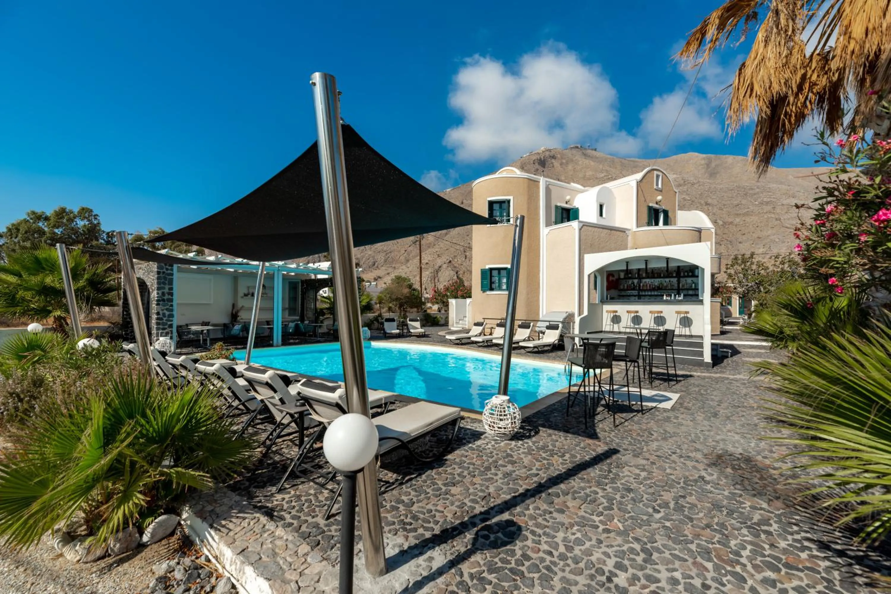 Property building in Villa Anemomilos Perissa