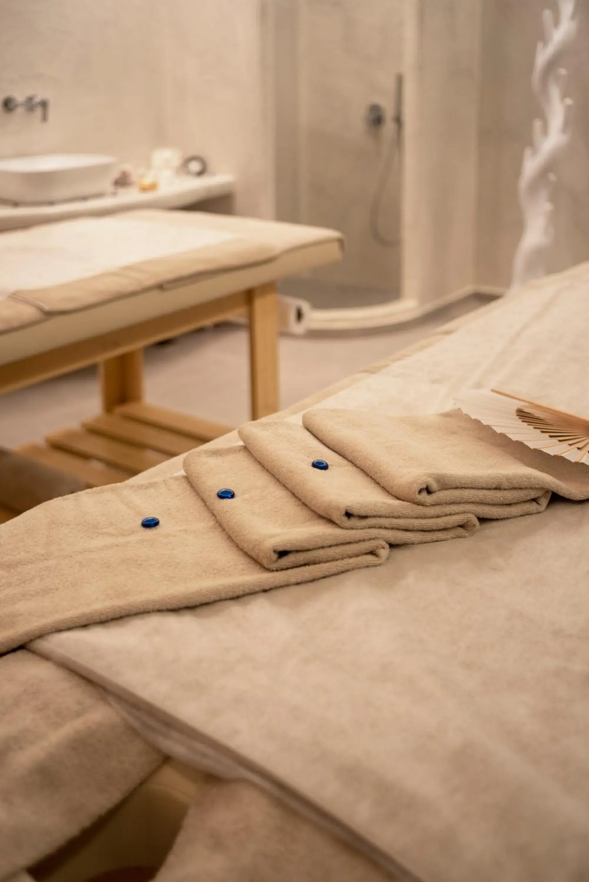 Spa and wellness centre/facilities in Acroterra Rosa Luxury Suites & Spa Spa and wellness centre/facilities in Acroterra Rosa Luxury Suites & Spa