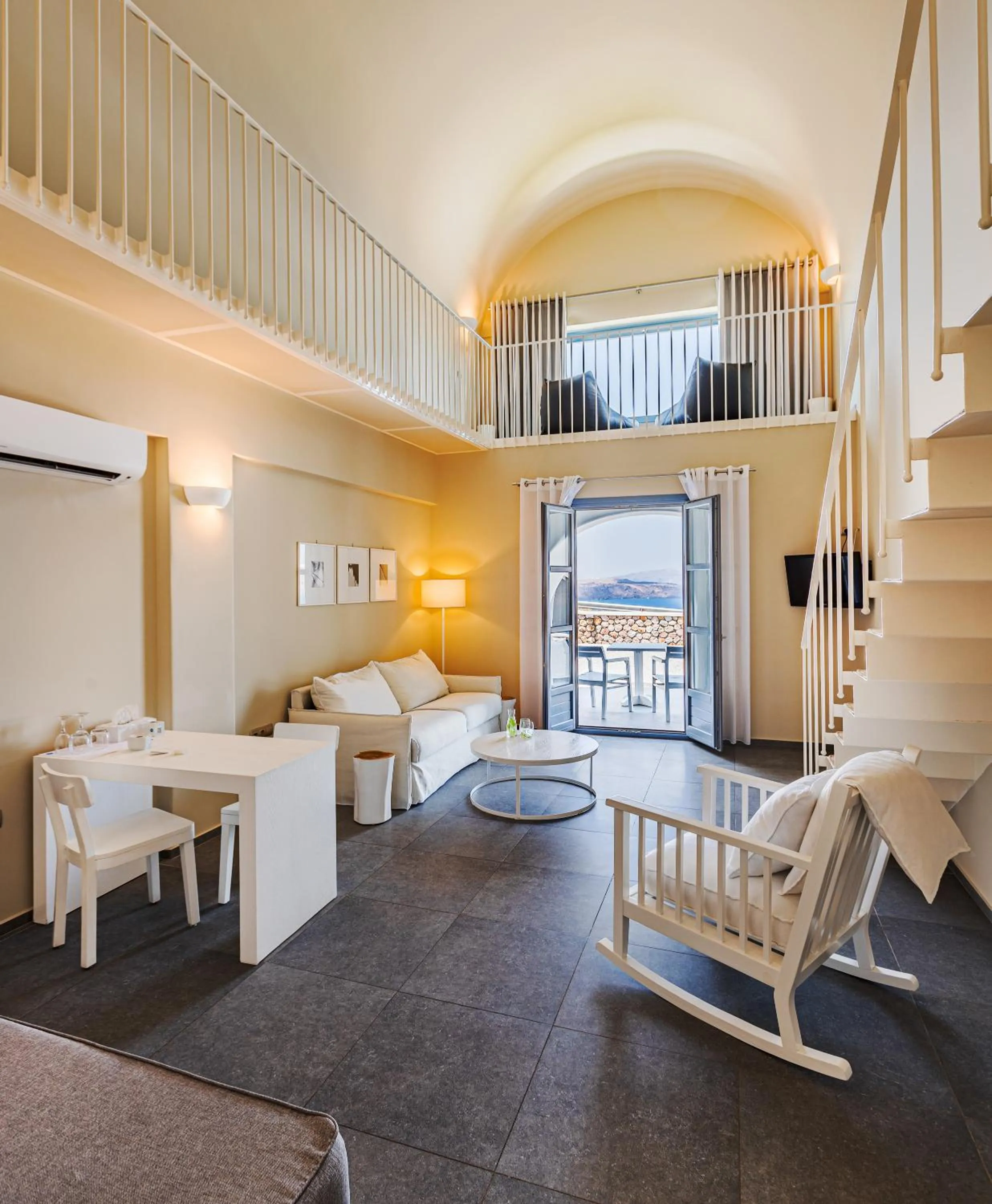 Living room in Acroterra Rosa Luxury Suites & Spa