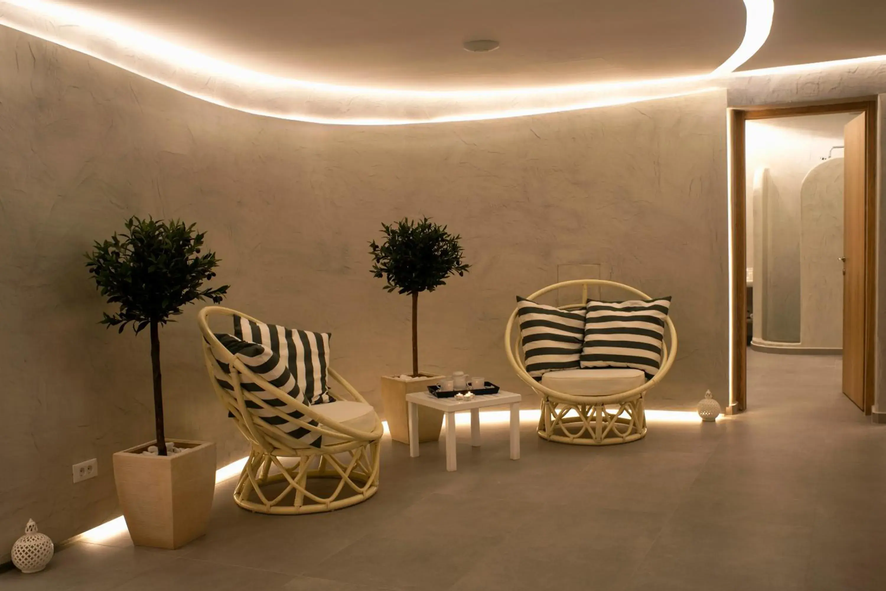 Spa and wellness centre/facilities in Acroterra Rosa Luxury Suites & Spa Spa and wellness centre/facilities in Acroterra Rosa Luxury Suites & Spa