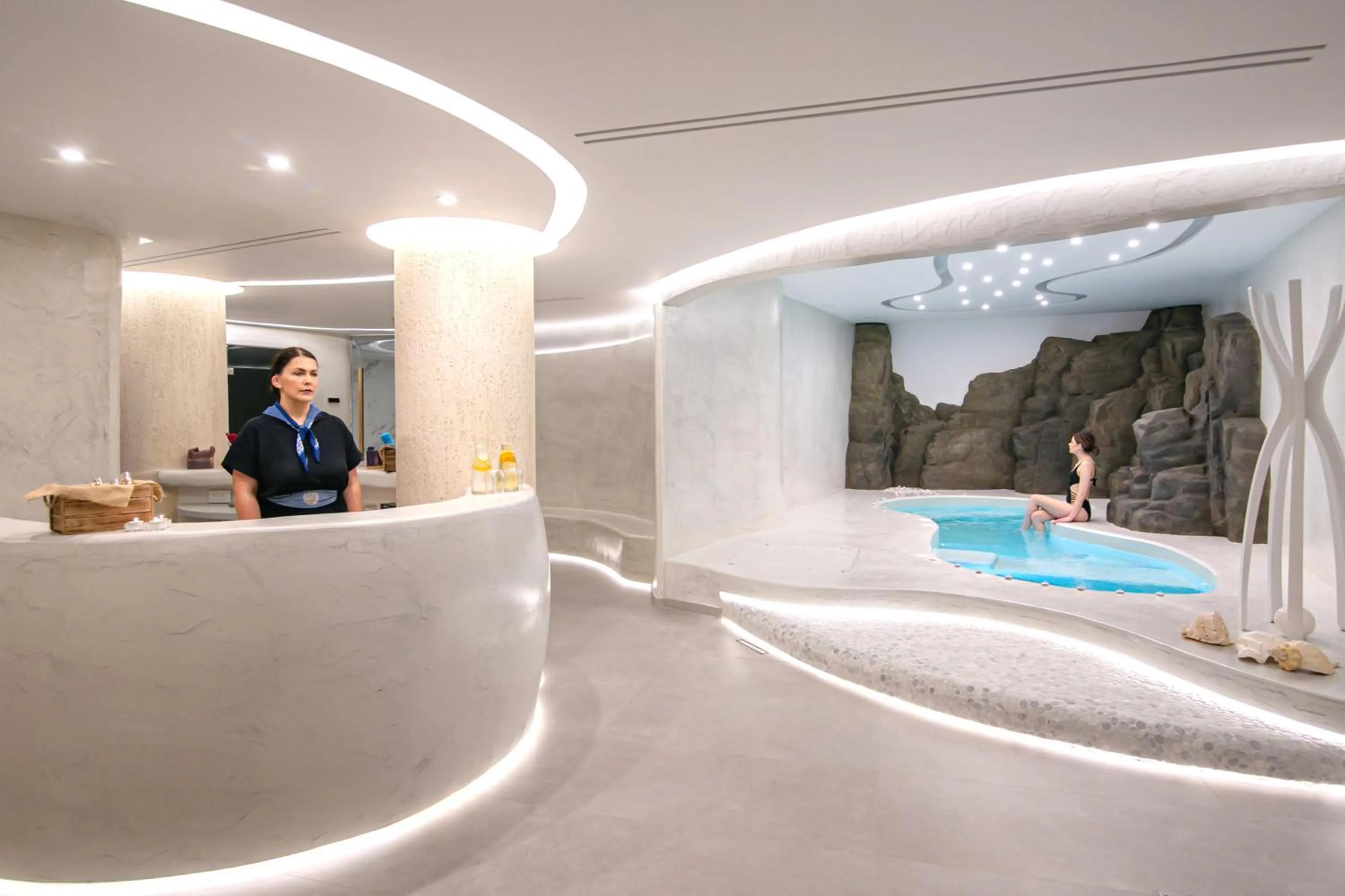 Spa and wellness centre/facilities in Acroterra Rosa Luxury Suites & Spa