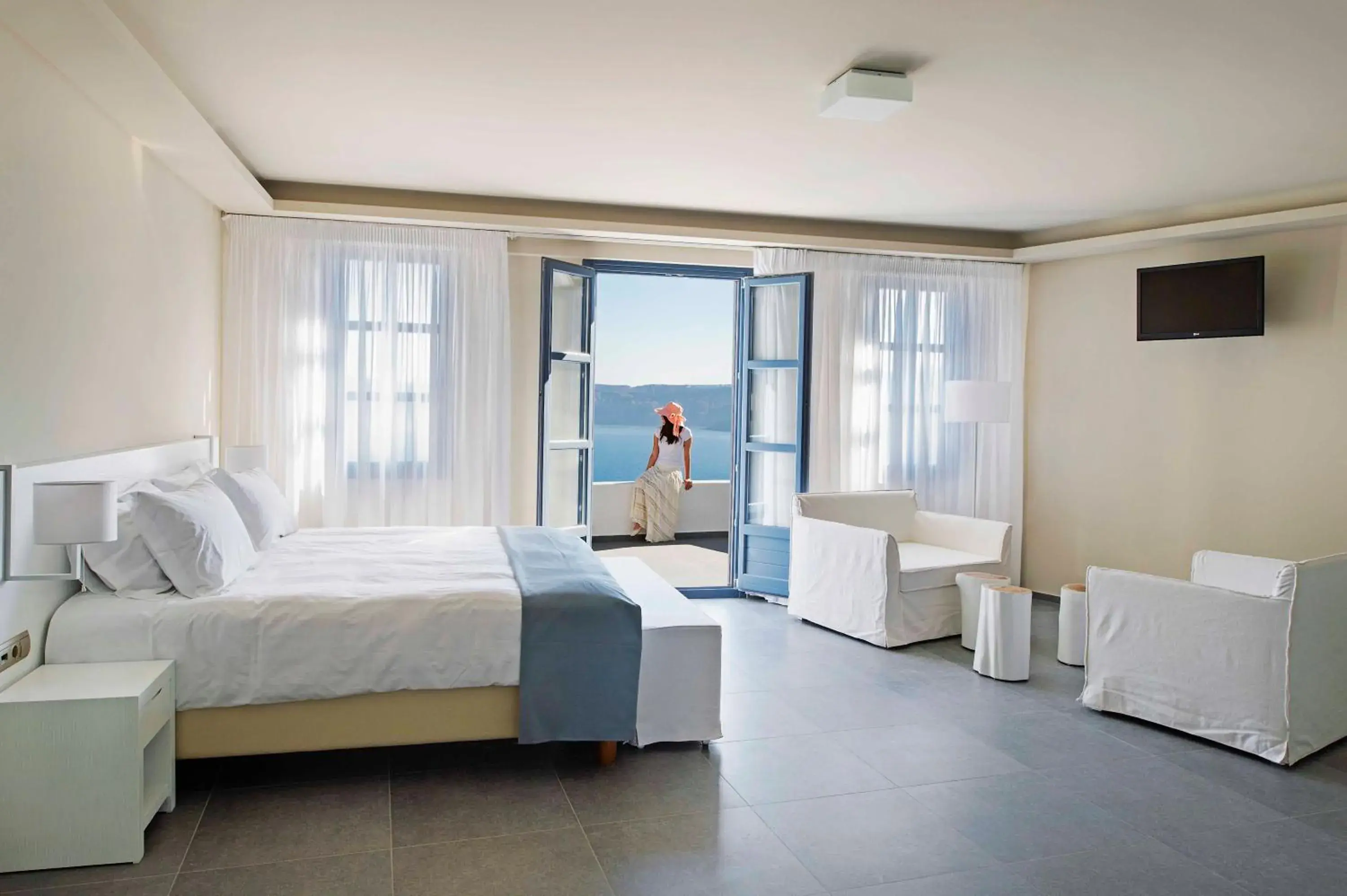 Superior Suite with Caldera View in Acroterra Rosa Luxury Suites & Spa Superior Suite with Caldera View in Acroterra Rosa Luxury Suites & Spa