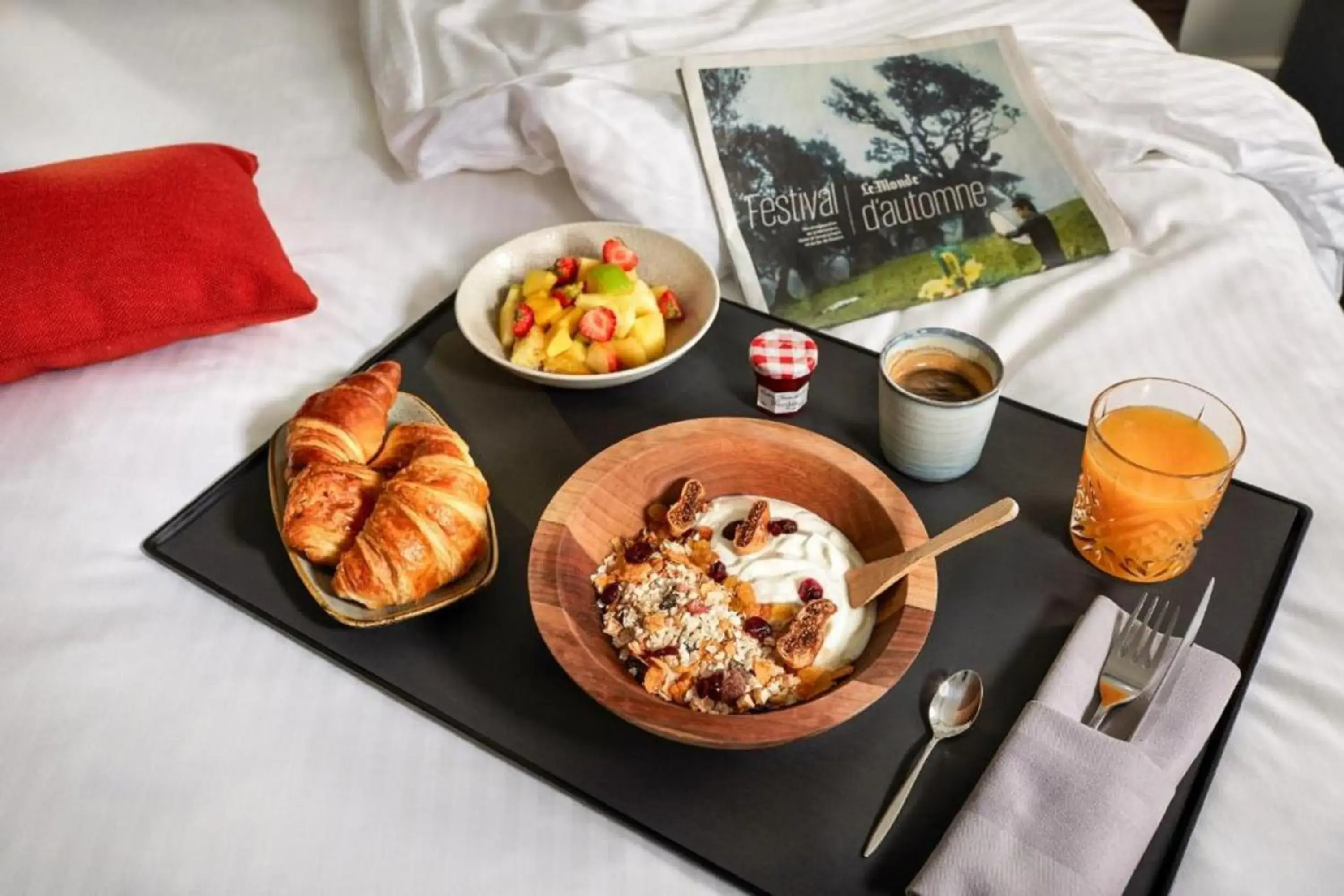 Food and drinks, Bed in Hotel Demeures de Campagne Château de Fontainebleau Food and drinks, Bed in Hotel Demeures de Campagne Château de Fontainebleau