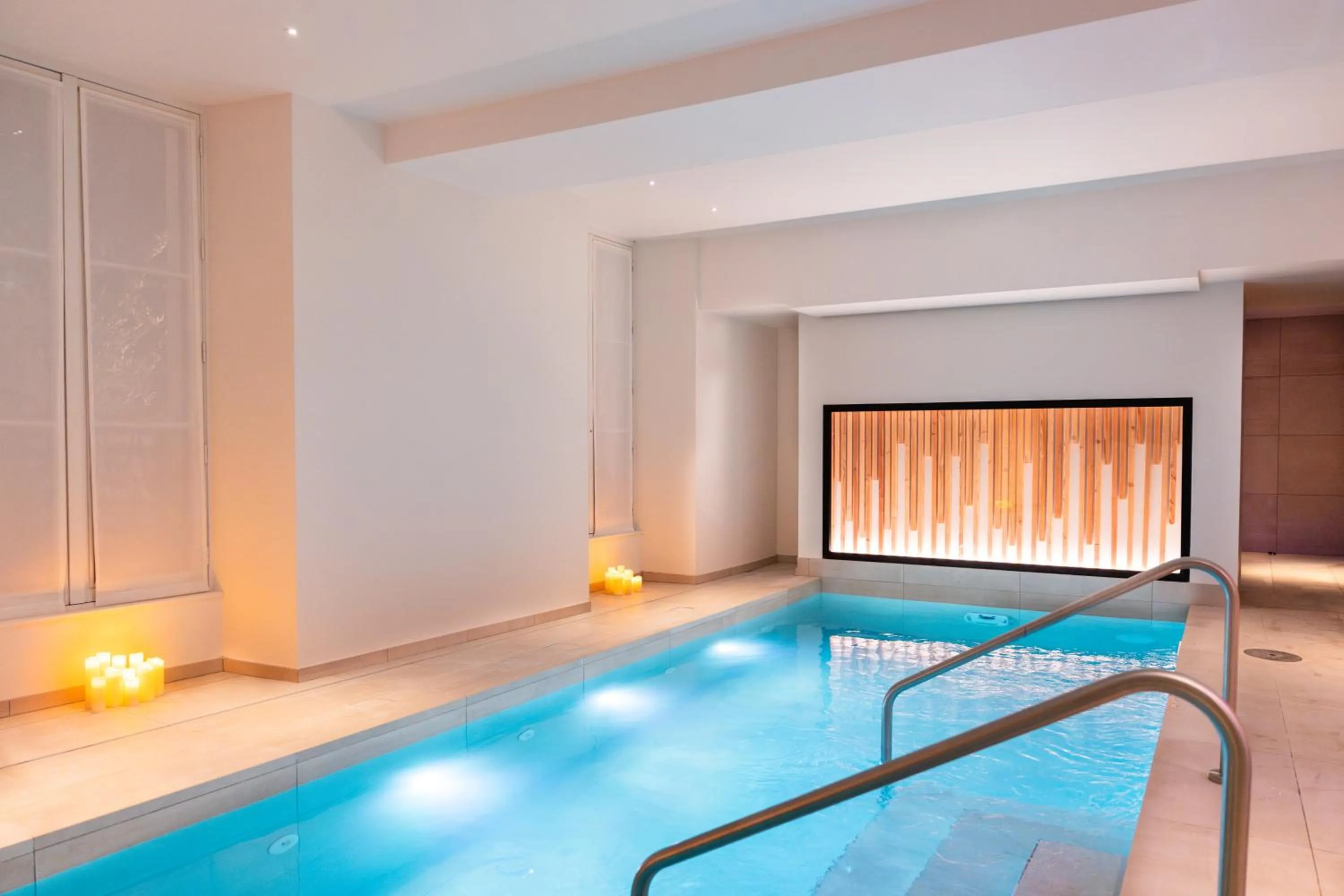 Swimming pool in Demeures de Campagne Parc du Coudray - Barbizon