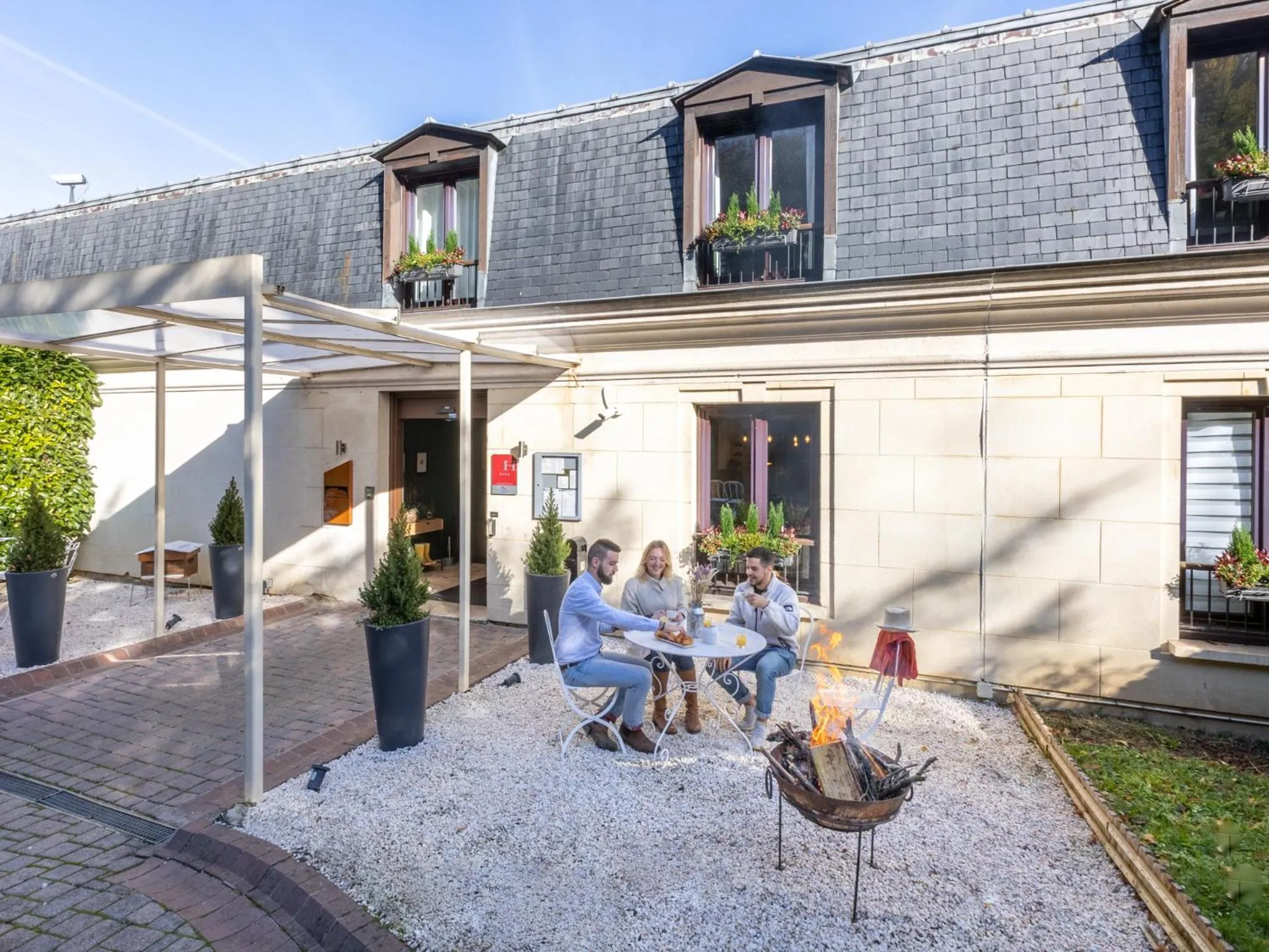 Property building in Demeures de Campagne Domaine de Maffliers