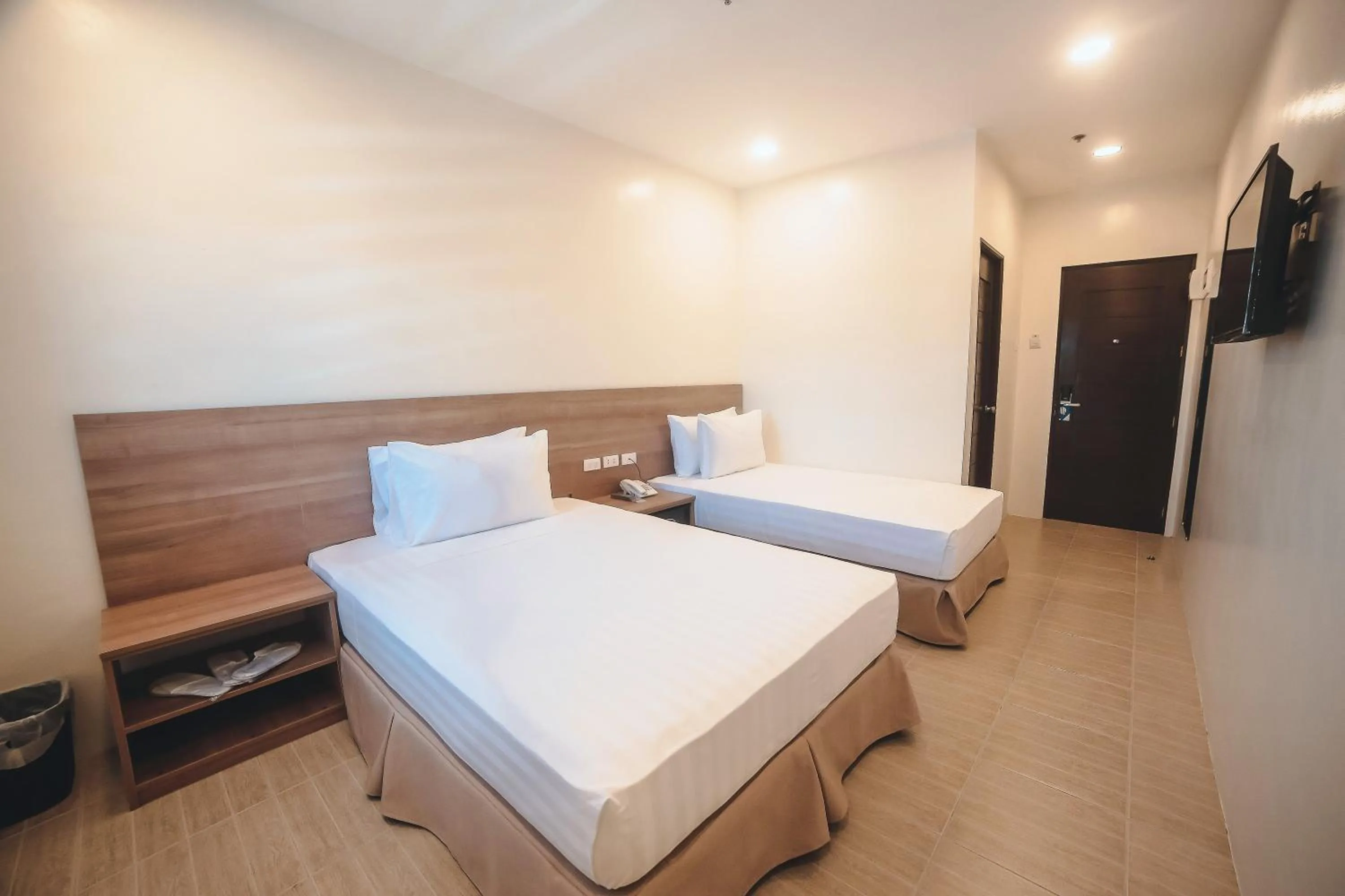 Bedroom, Bed in Trip Inn Legazpi City near Airport