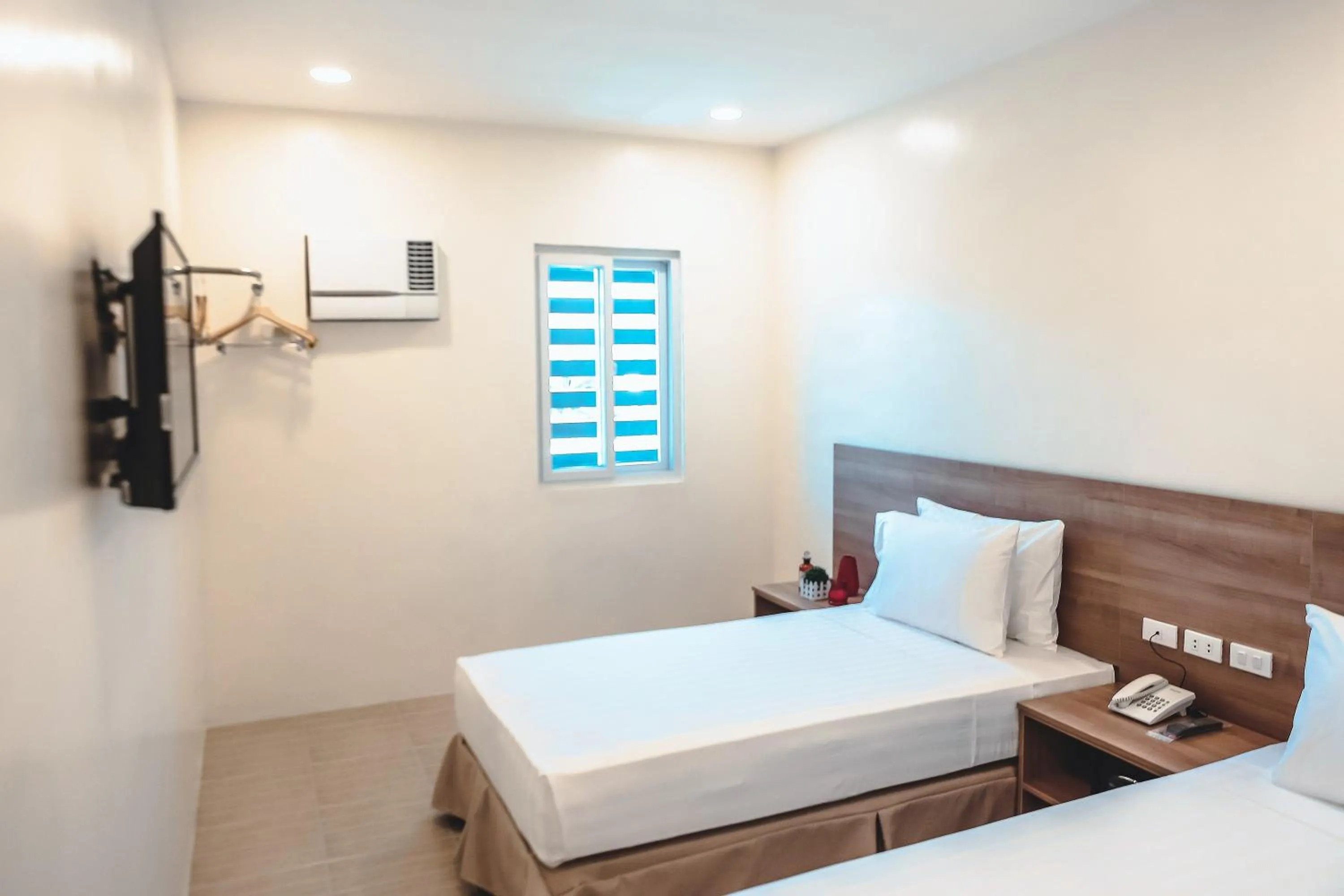 Bedroom, Bed in Trip Inn Legazpi City near Airport