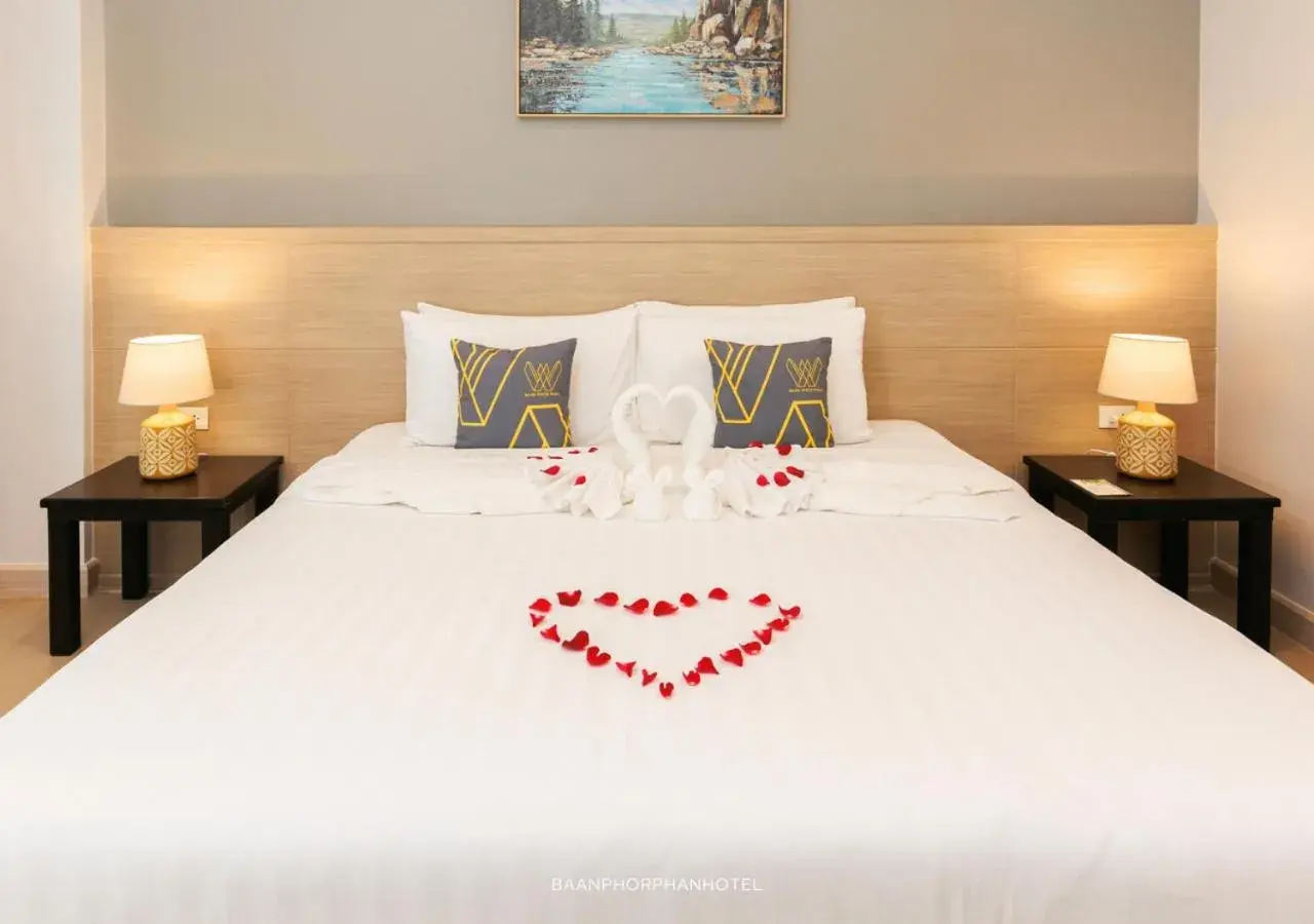 Bed in Baan Phor Phan Hotel Bed in Baan Phor Phan Hotel