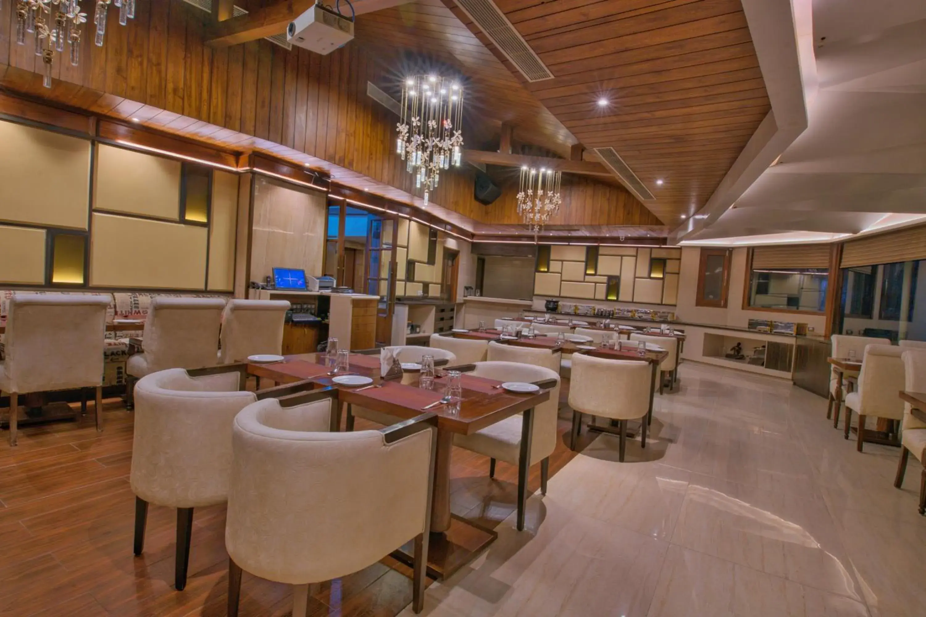 Restaurant/places to eat in The Cedar Grand Hotel and Spa Restaurant/places to eat in The Cedar Grand Hotel and Spa