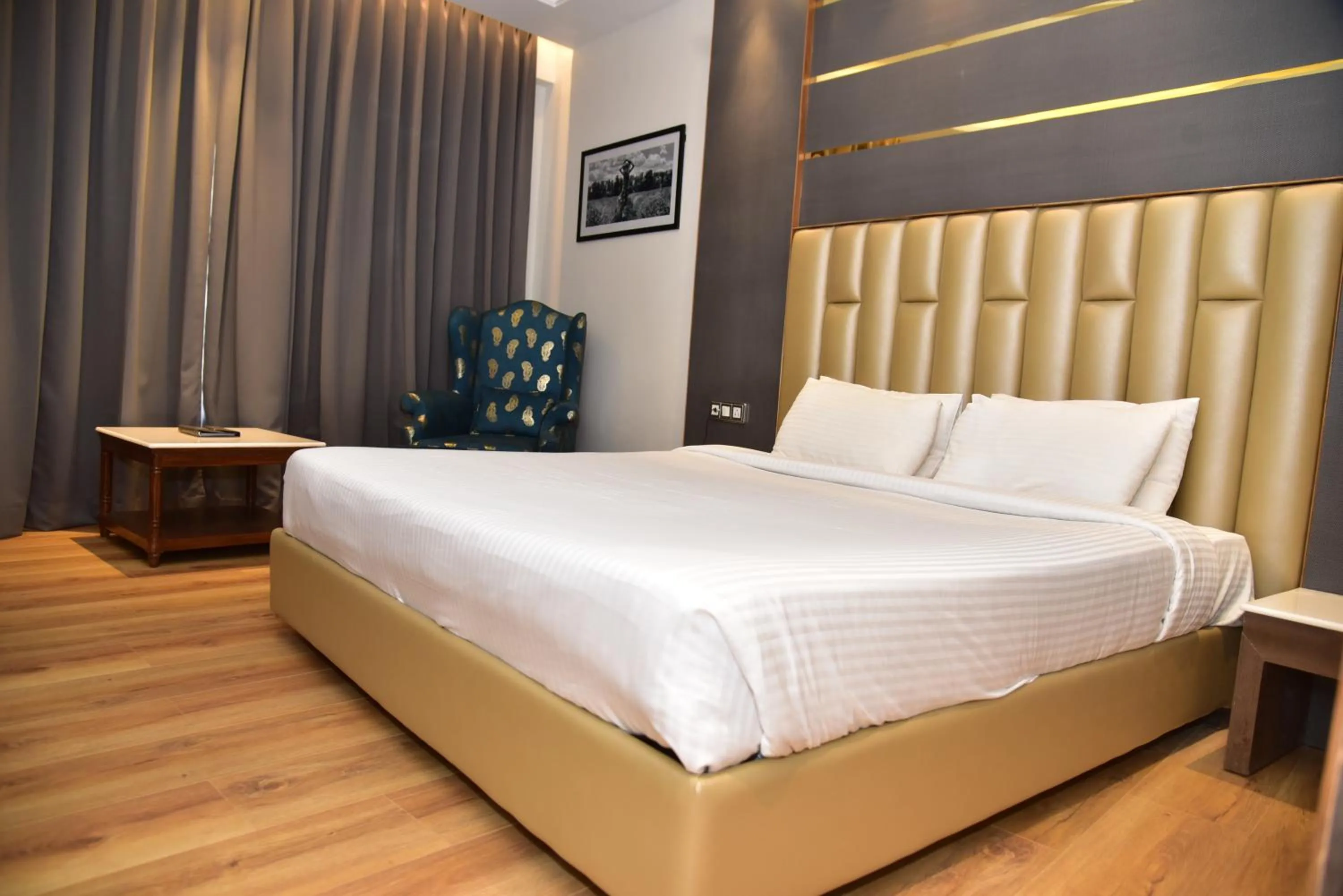 Bed in The Cedar Grand Hotel and Spa