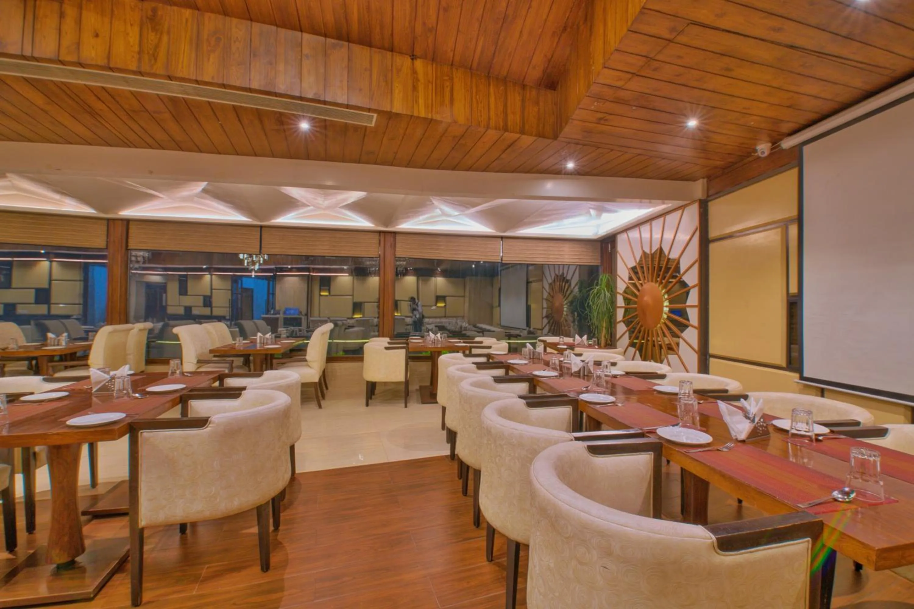 Restaurant/places to eat in The Cedar Grand Hotel and Spa