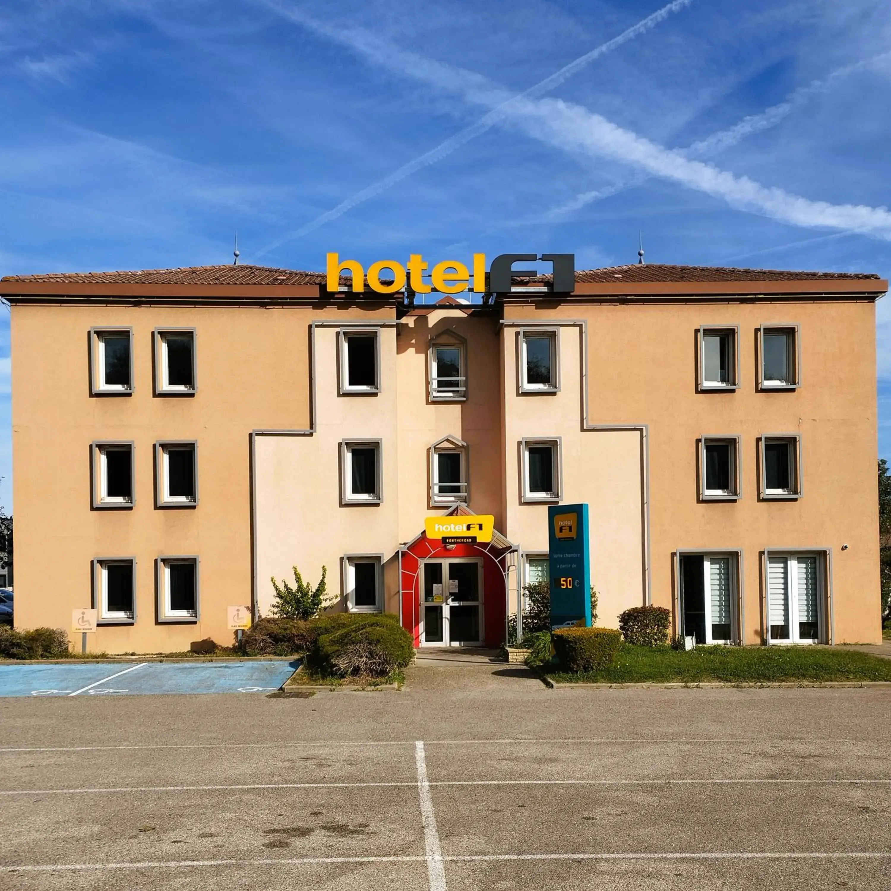 Property building in hotelF1 Lyon Bourgoin-Jallieu Property building in hotelF1 Lyon Bourgoin-Jallieu