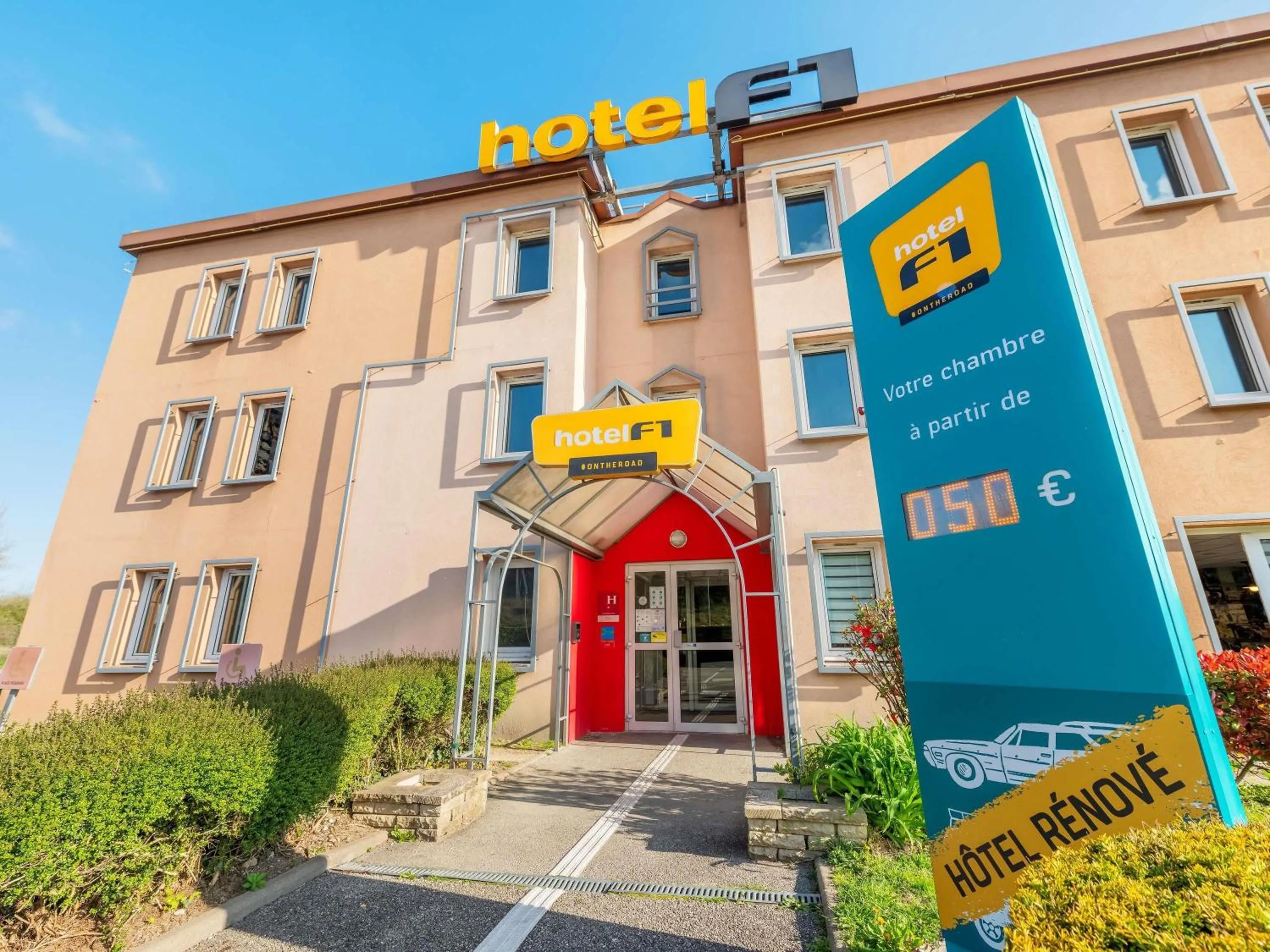 Property building in hotelF1 Lyon Bourgoin-Jallieu