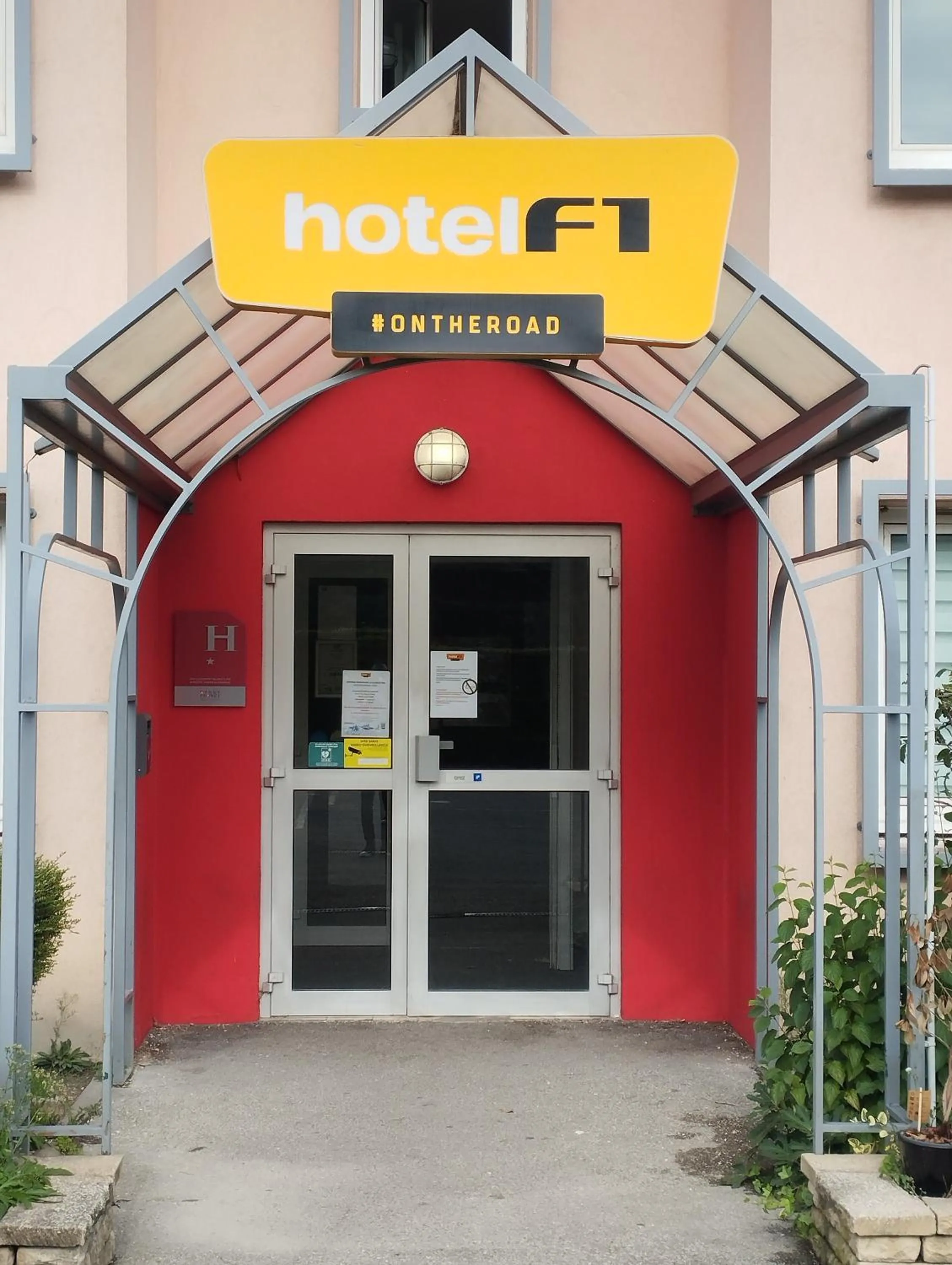 Property building in hotelF1 Lyon Bourgoin-Jallieu