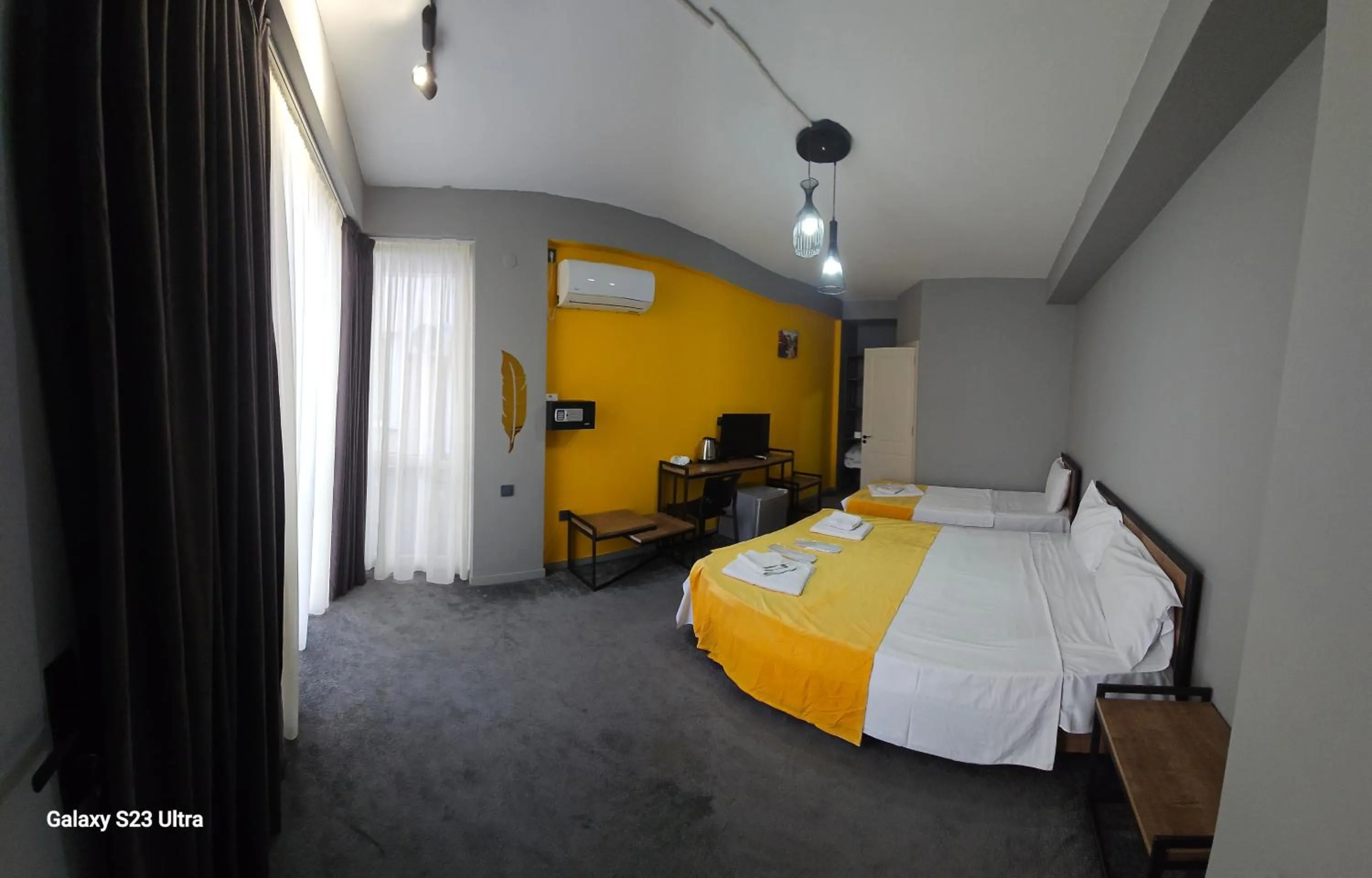 room service in Diuma Hotel