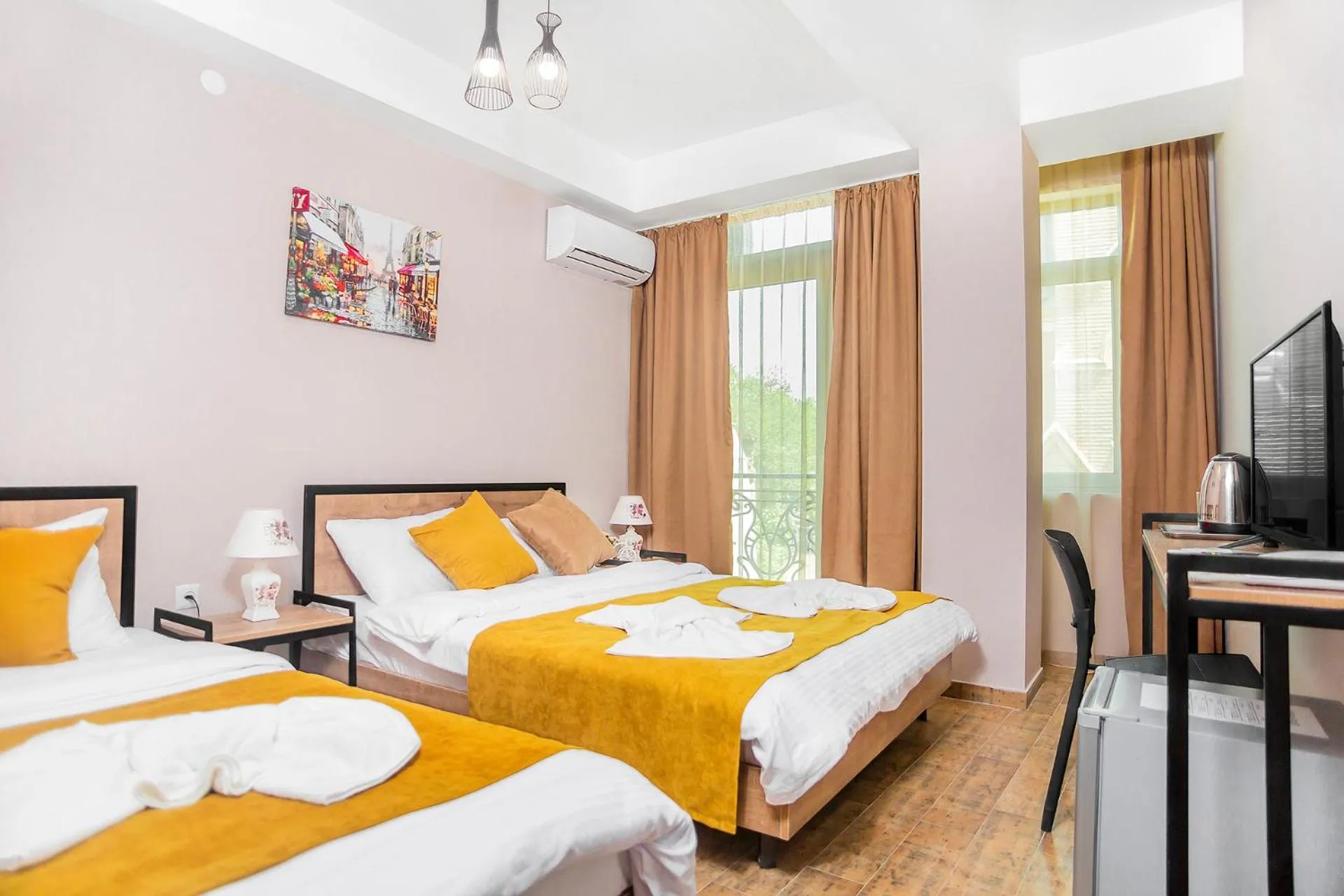 Photo of the whole room in Diuma Hotel