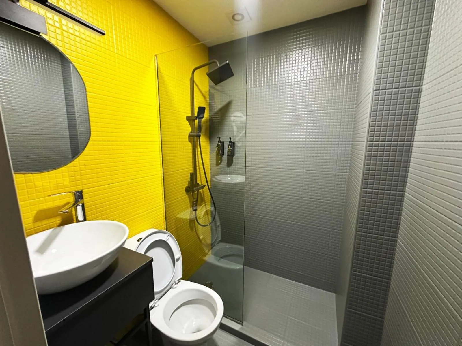 Shower in Diuma Hotel