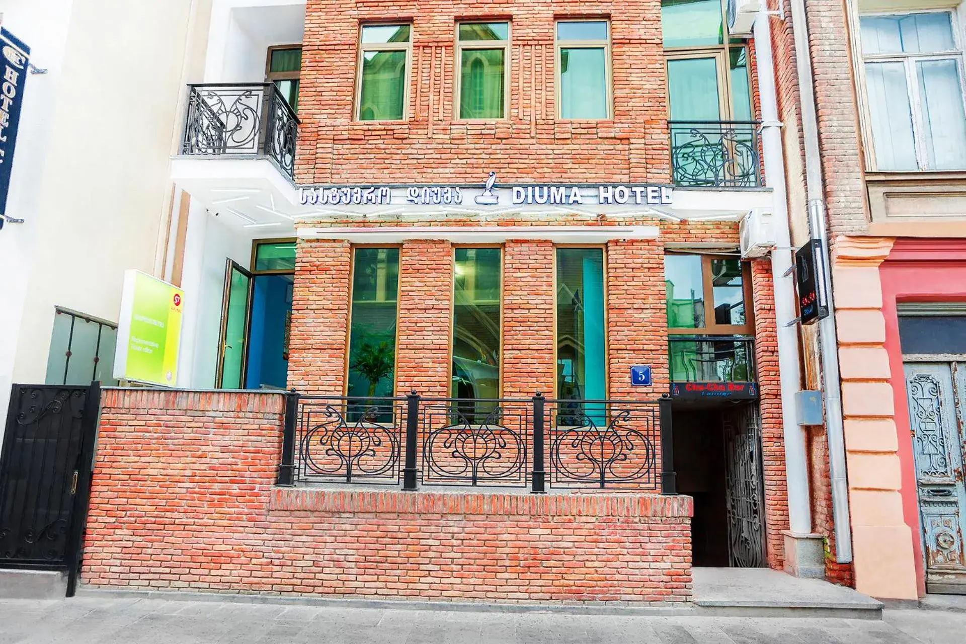 Standard Twin Room in Diuma Hotel Standard Twin Room in Diuma Hotel