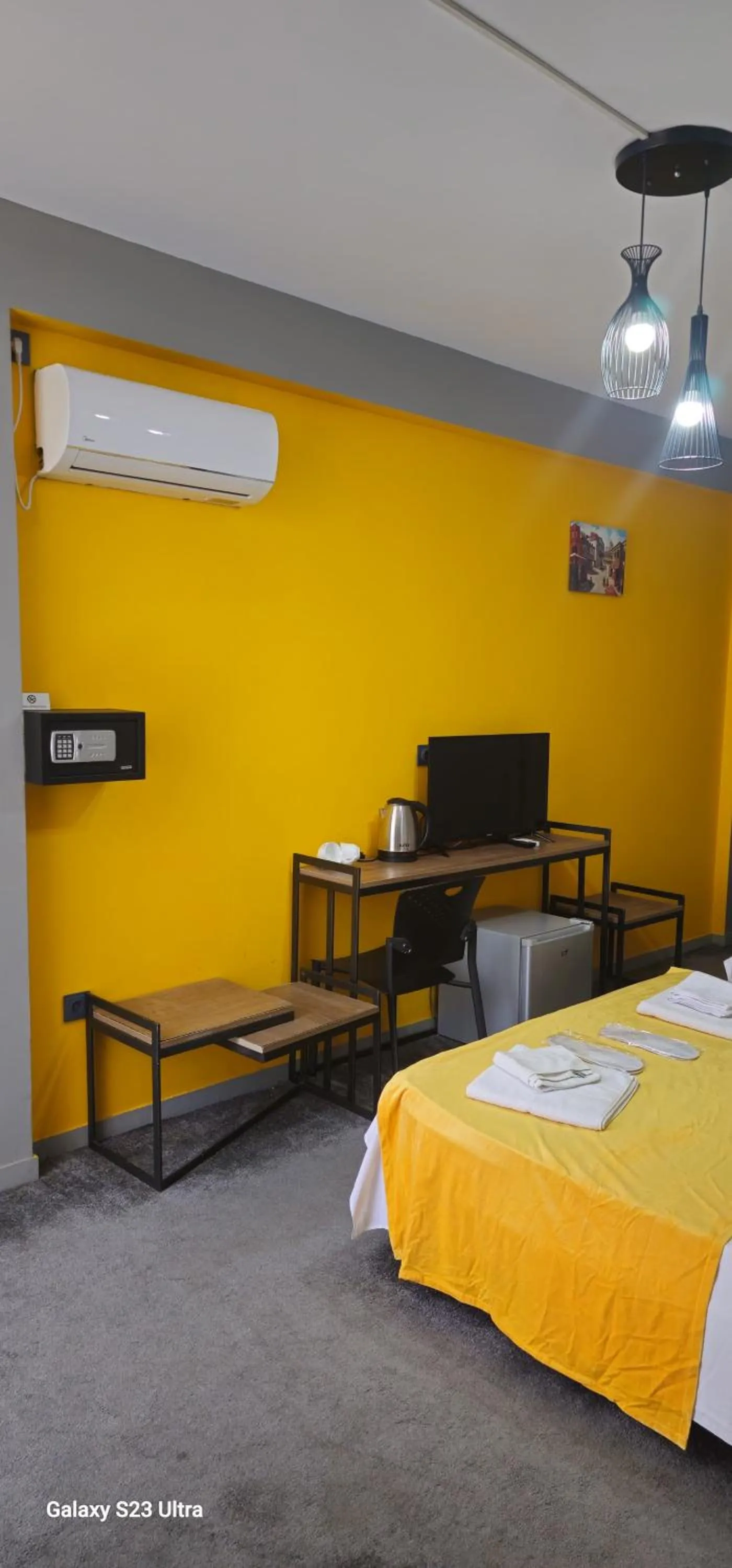 room service in Diuma Hotel