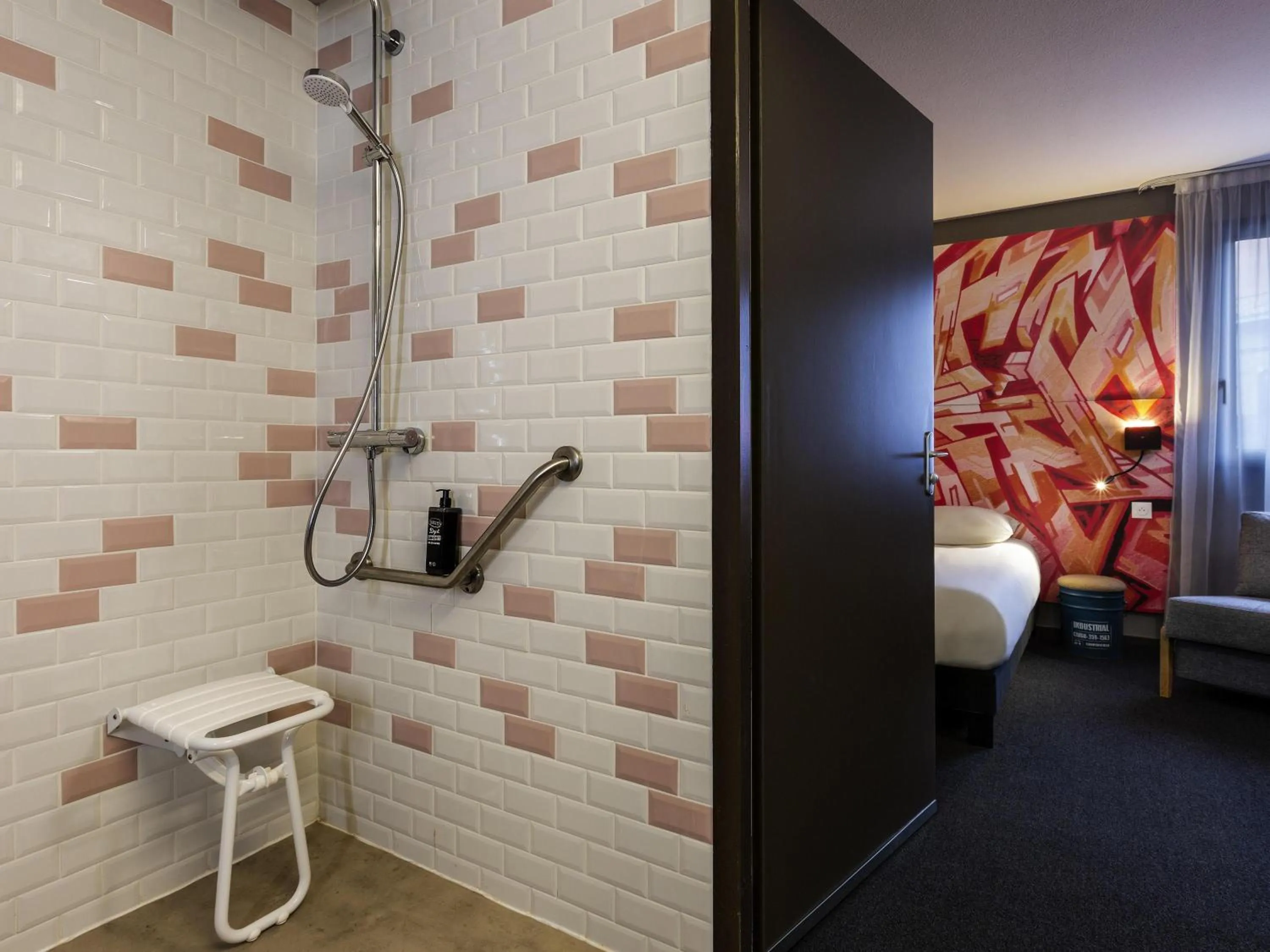 Bedroom in Ibis Styles Toulouse Centre Canal du Midi