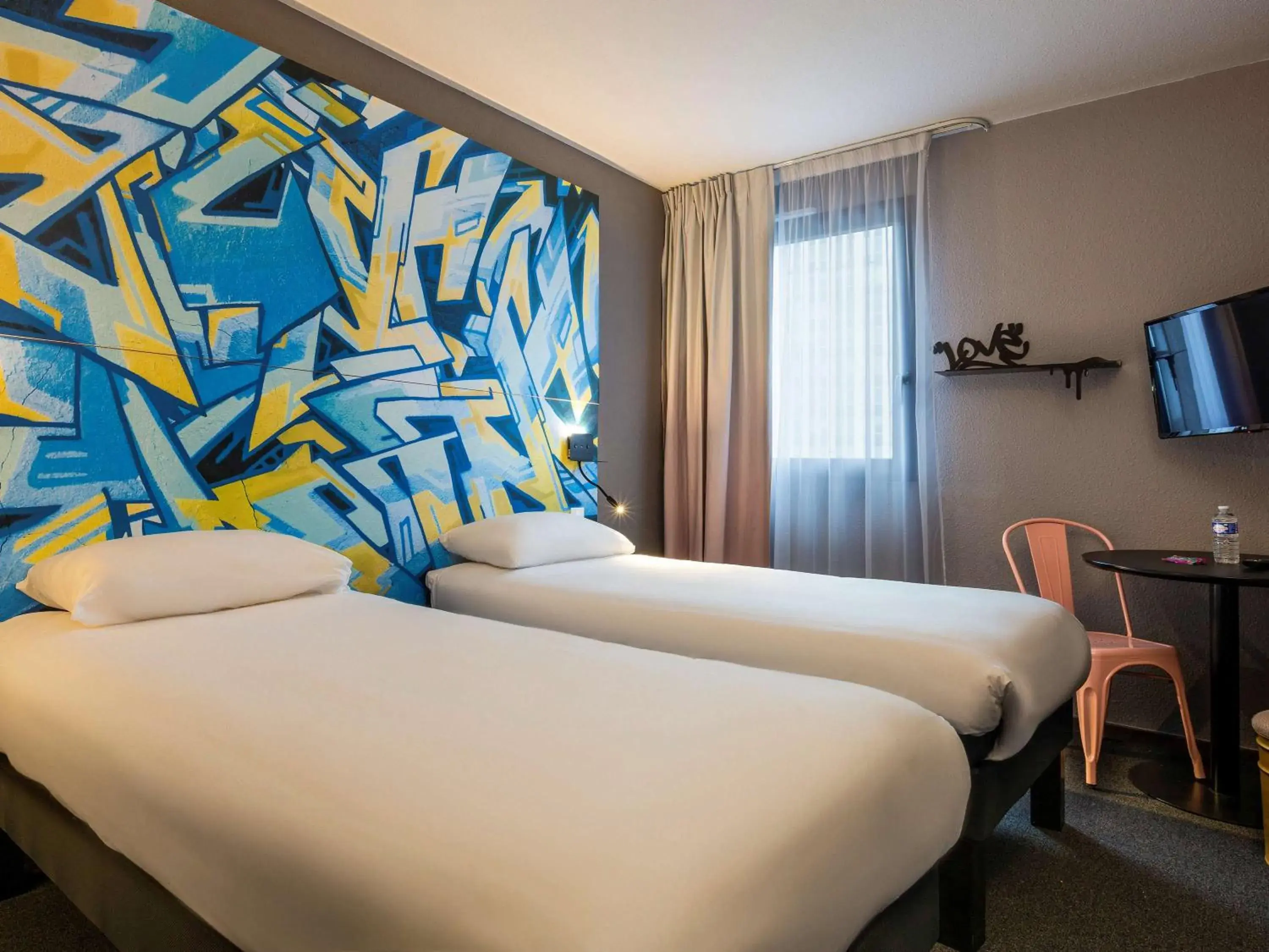 Photo of the whole room, Bed in Ibis Styles Toulouse Centre Canal du Midi Photo of the whole room, Bed in Ibis Styles Toulouse Centre Canal du Midi