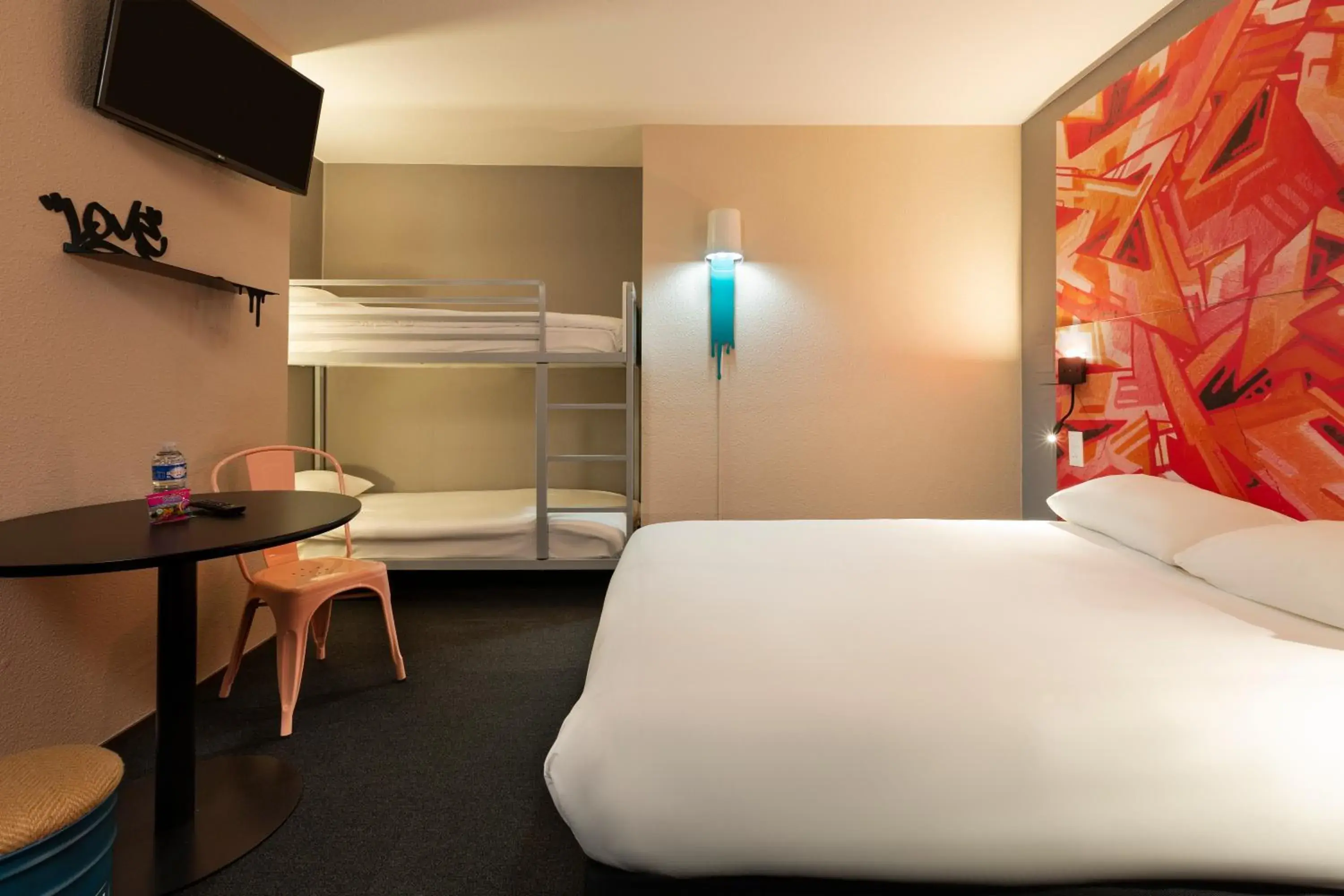 Bedroom, Bed in Ibis Styles Toulouse Centre Canal du Midi Bedroom, Bed in Ibis Styles Toulouse Centre Canal du Midi