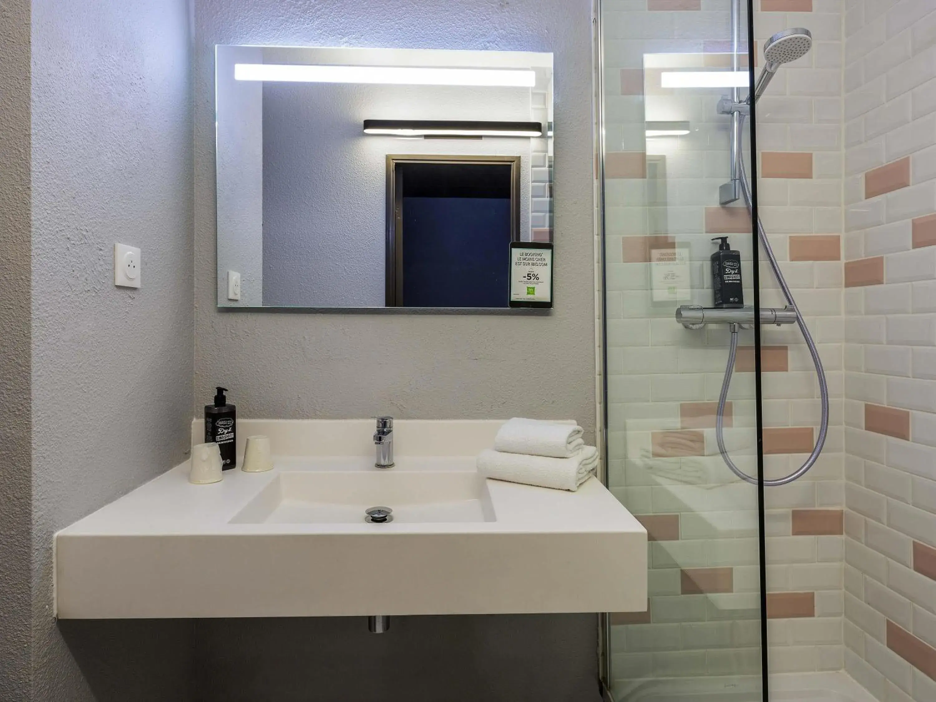 Bedroom in Ibis Styles Toulouse Centre Canal du Midi Bedroom in Ibis Styles Toulouse Centre Canal du Midi