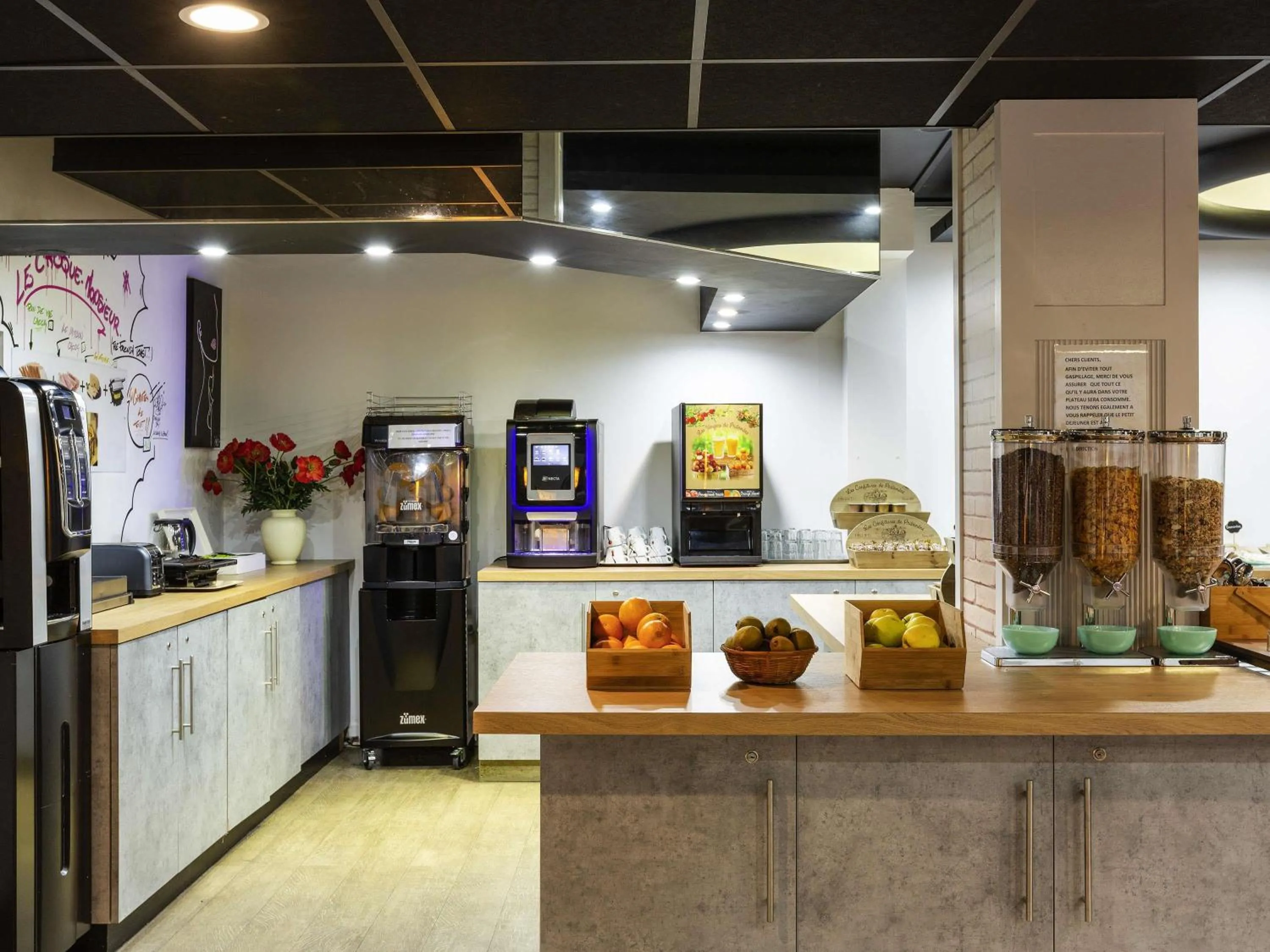 Property building in Ibis Styles Toulouse Centre Canal du Midi