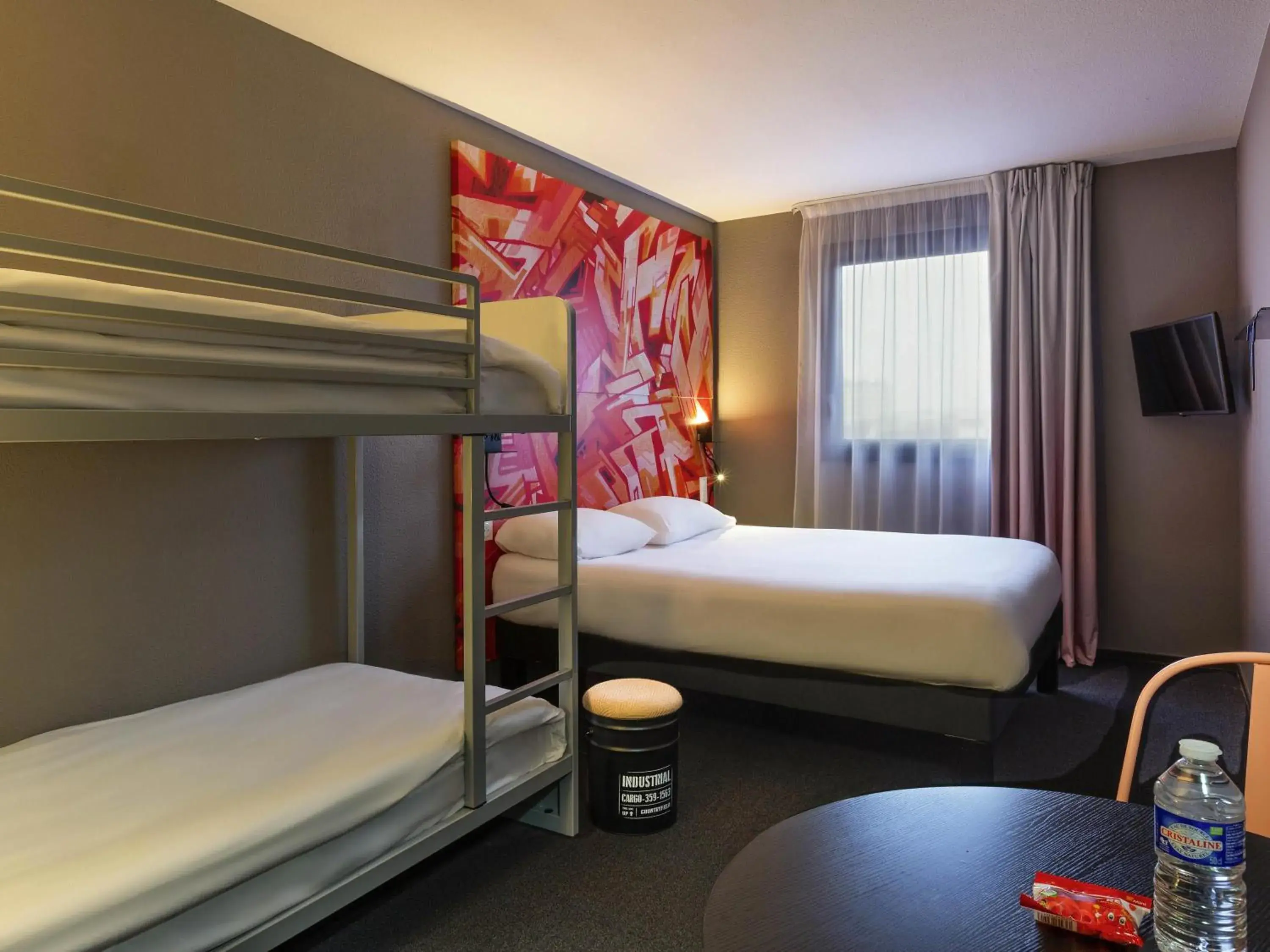 Bedroom, Bed in Ibis Styles Toulouse Centre Canal du Midi Bedroom, Bed in Ibis Styles Toulouse Centre Canal du Midi