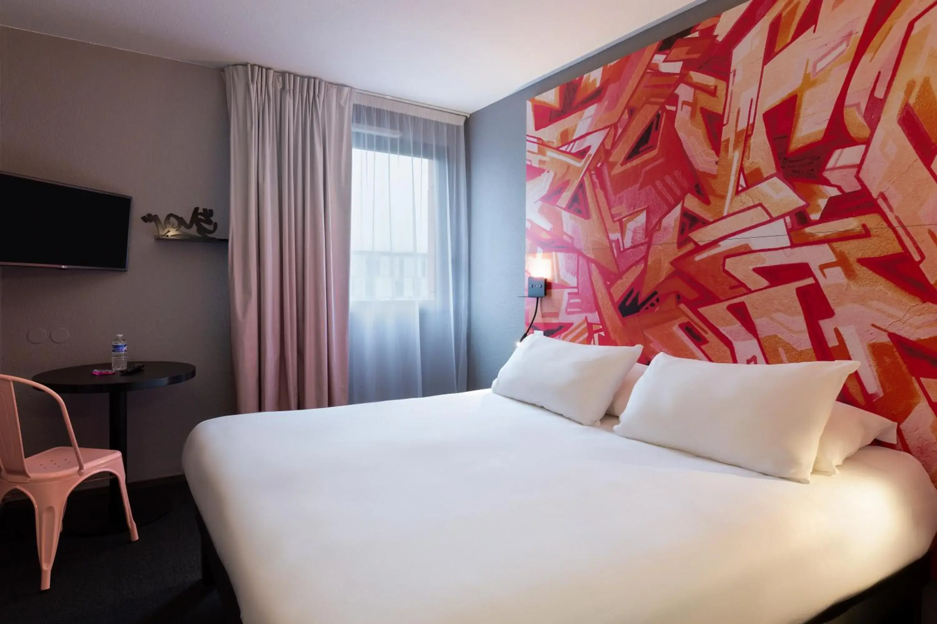 Bedroom, Bed in Ibis Styles Toulouse Centre Canal du Midi Bedroom, Bed in Ibis Styles Toulouse Centre Canal du Midi
