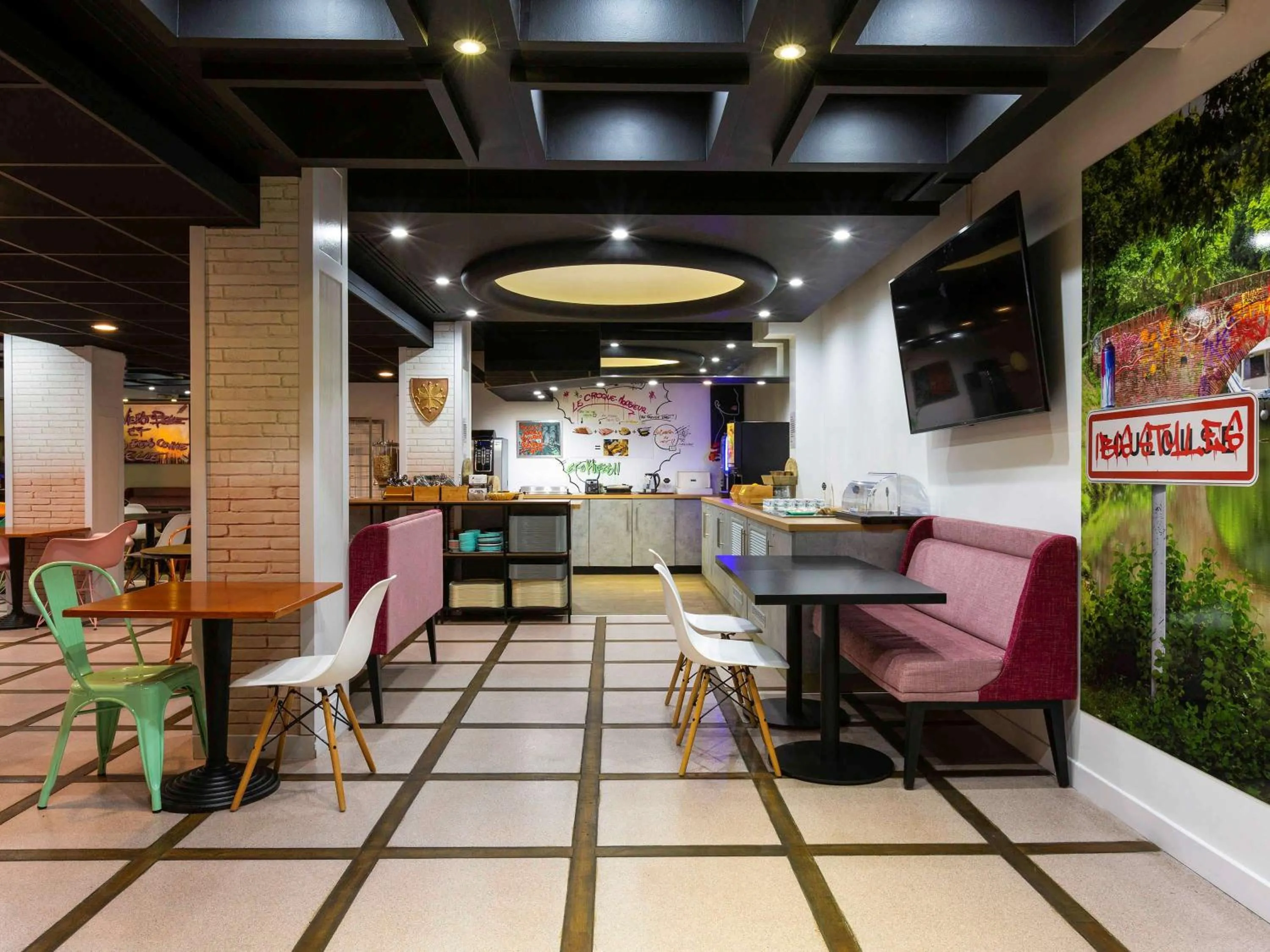 Restaurant/places to eat in Ibis Styles Toulouse Centre Canal du Midi