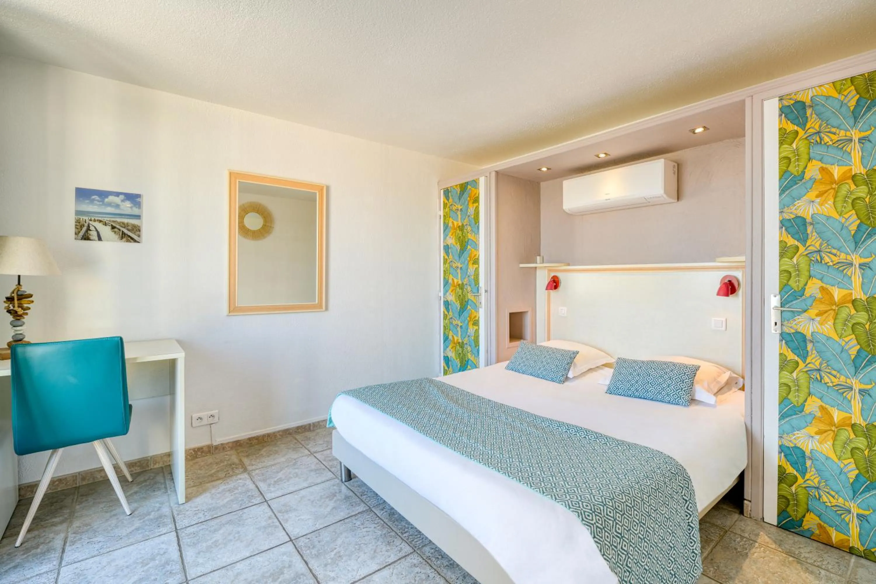 Bed in Hôtel La Nartelle