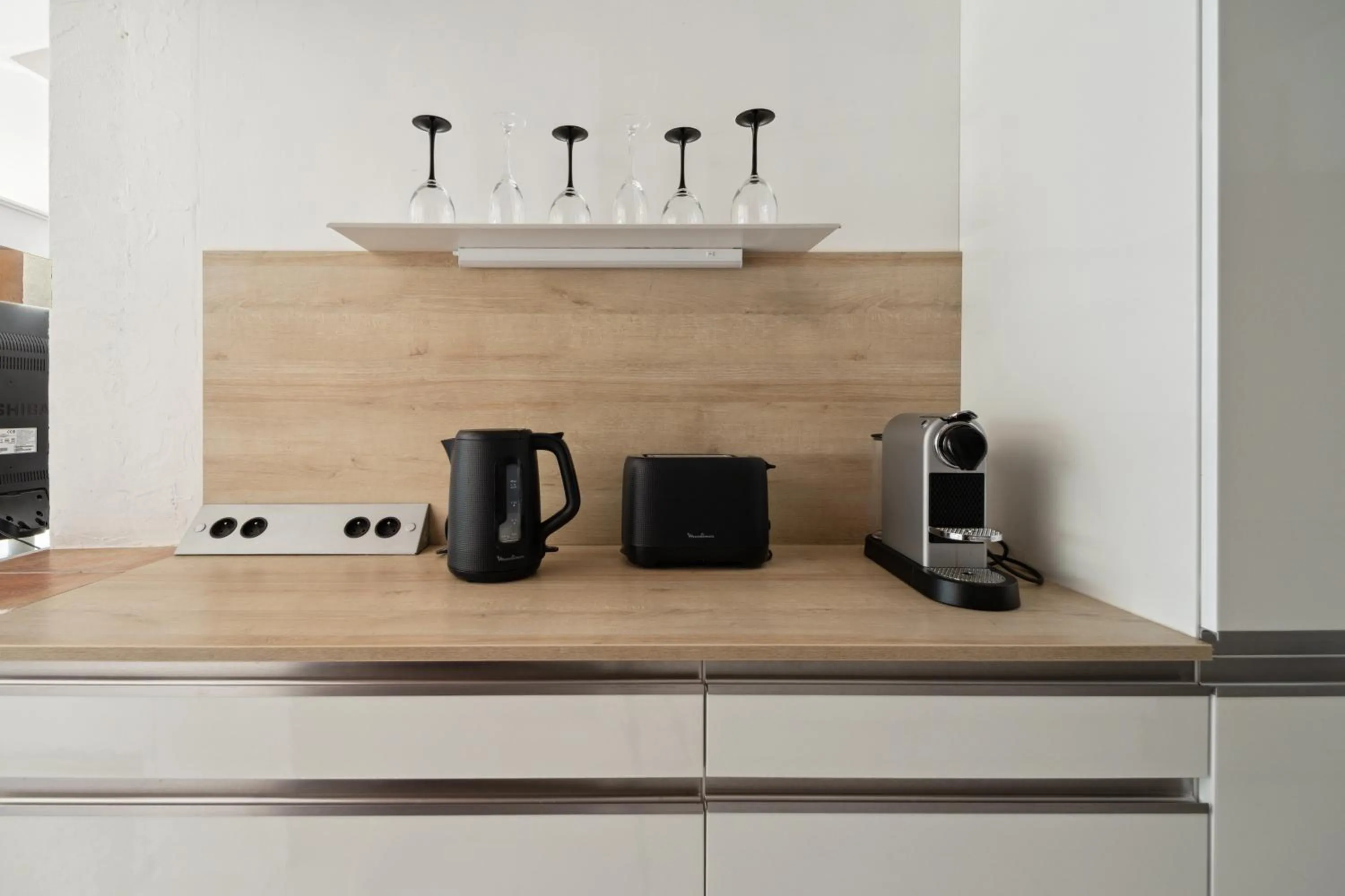 Coffee/tea facilities in Hôtel La Nartelle