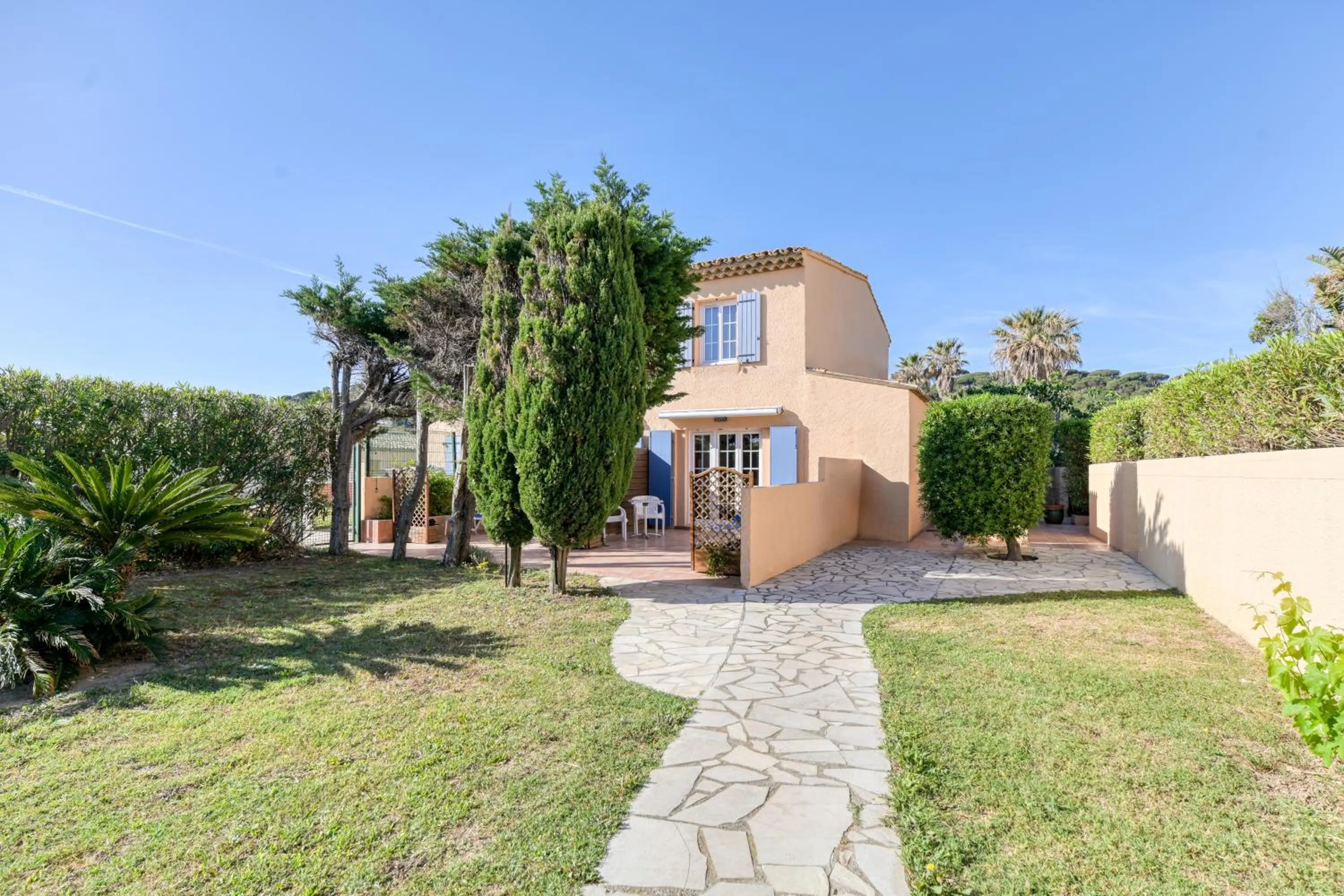 Patio in Hôtel La Nartelle