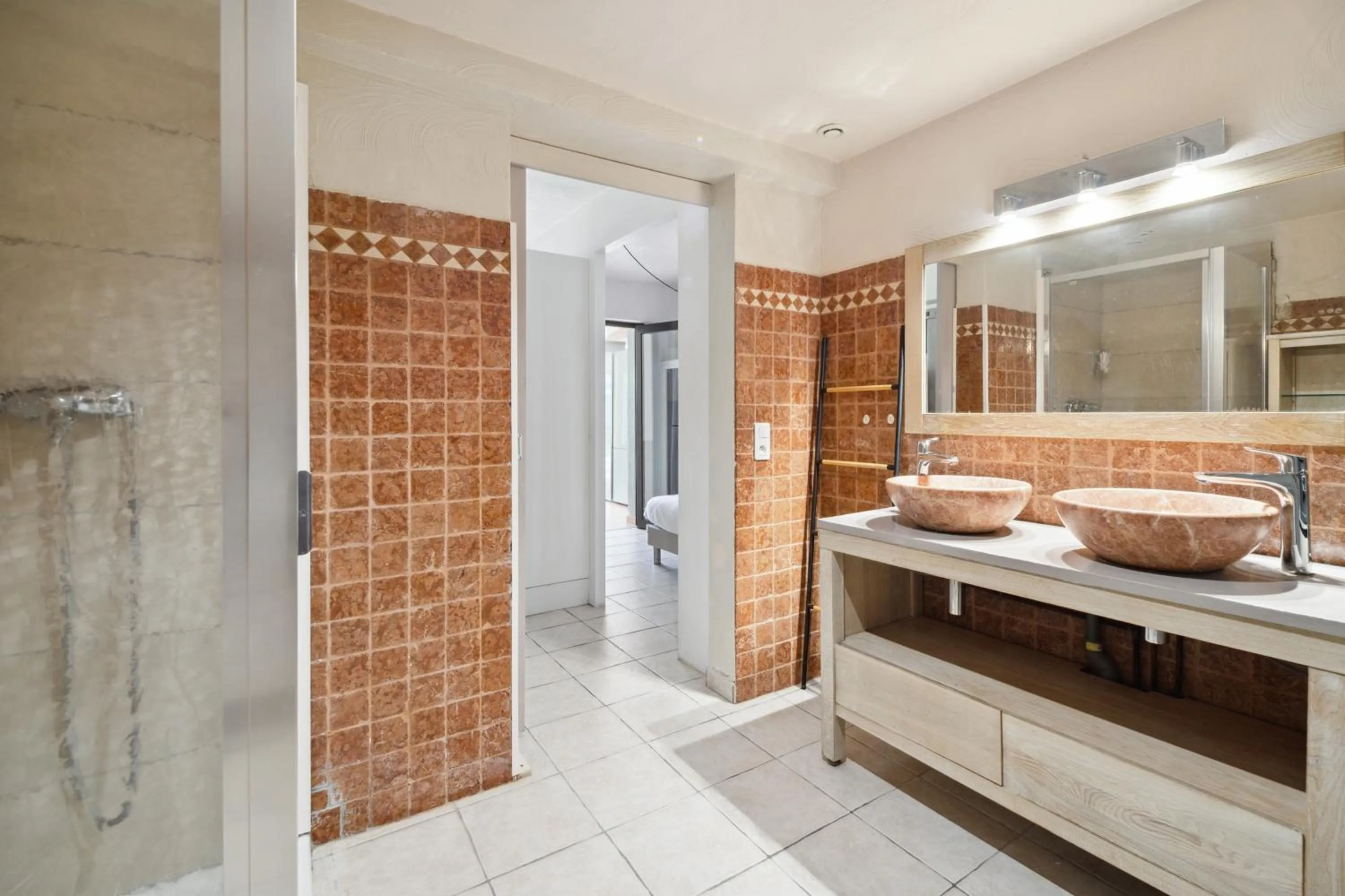 Bathroom in Hôtel La Nartelle