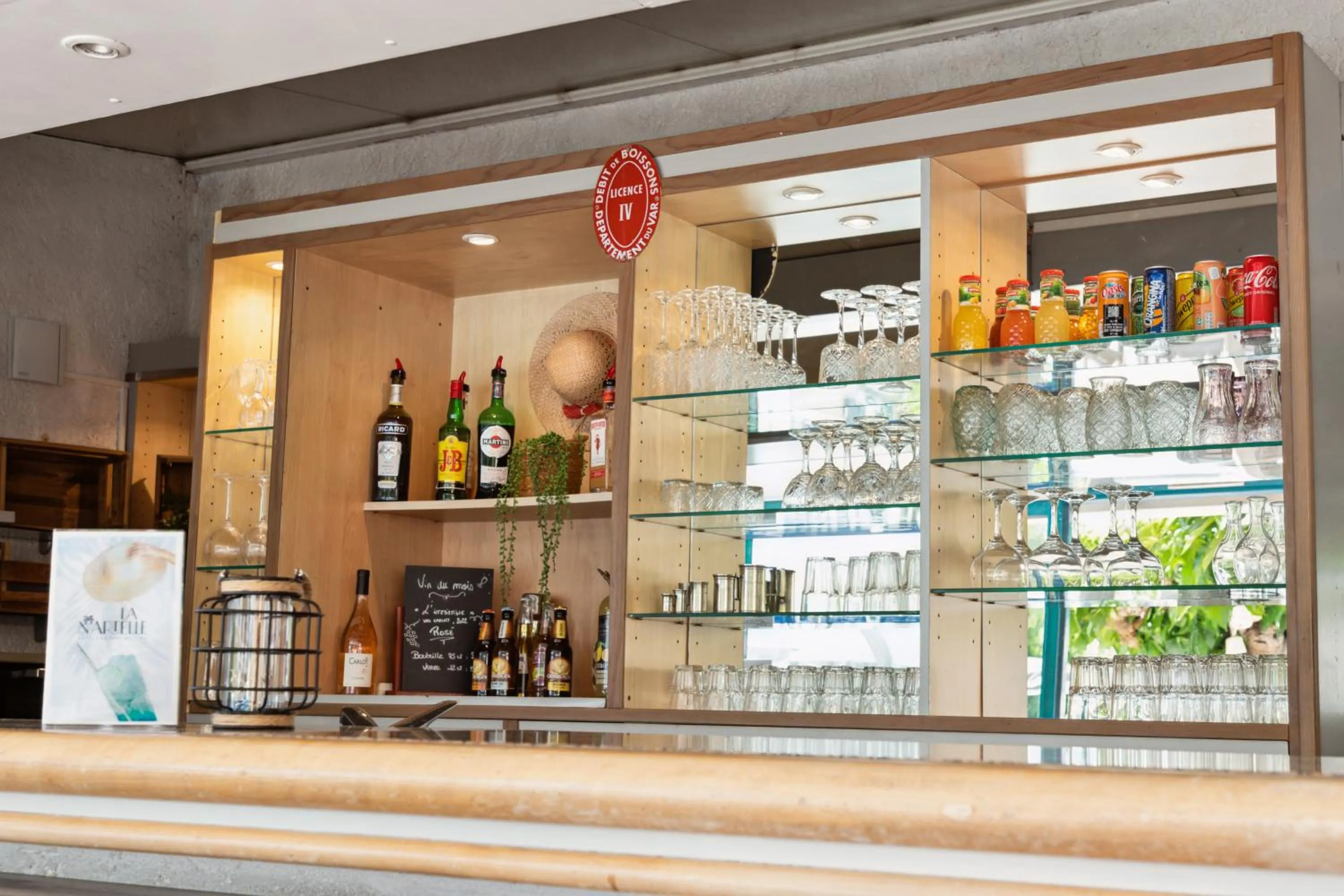 Lounge or bar in Hôtel La Nartelle