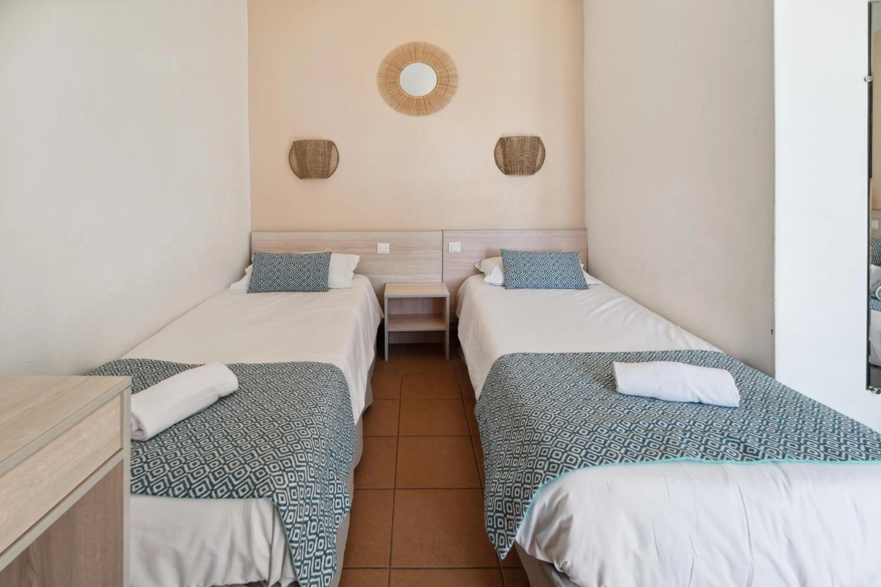 Bedroom, Bed in Hôtel La Nartelle