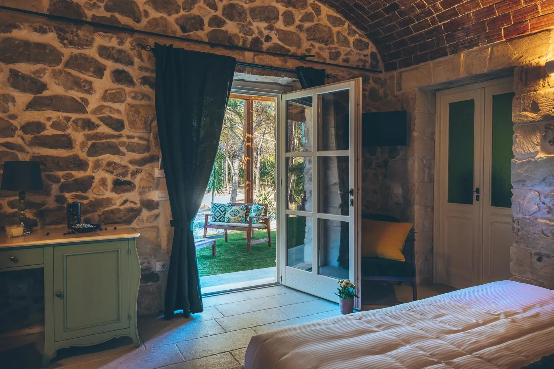 Facade/entrance, Bed in Antica Villa Colonica