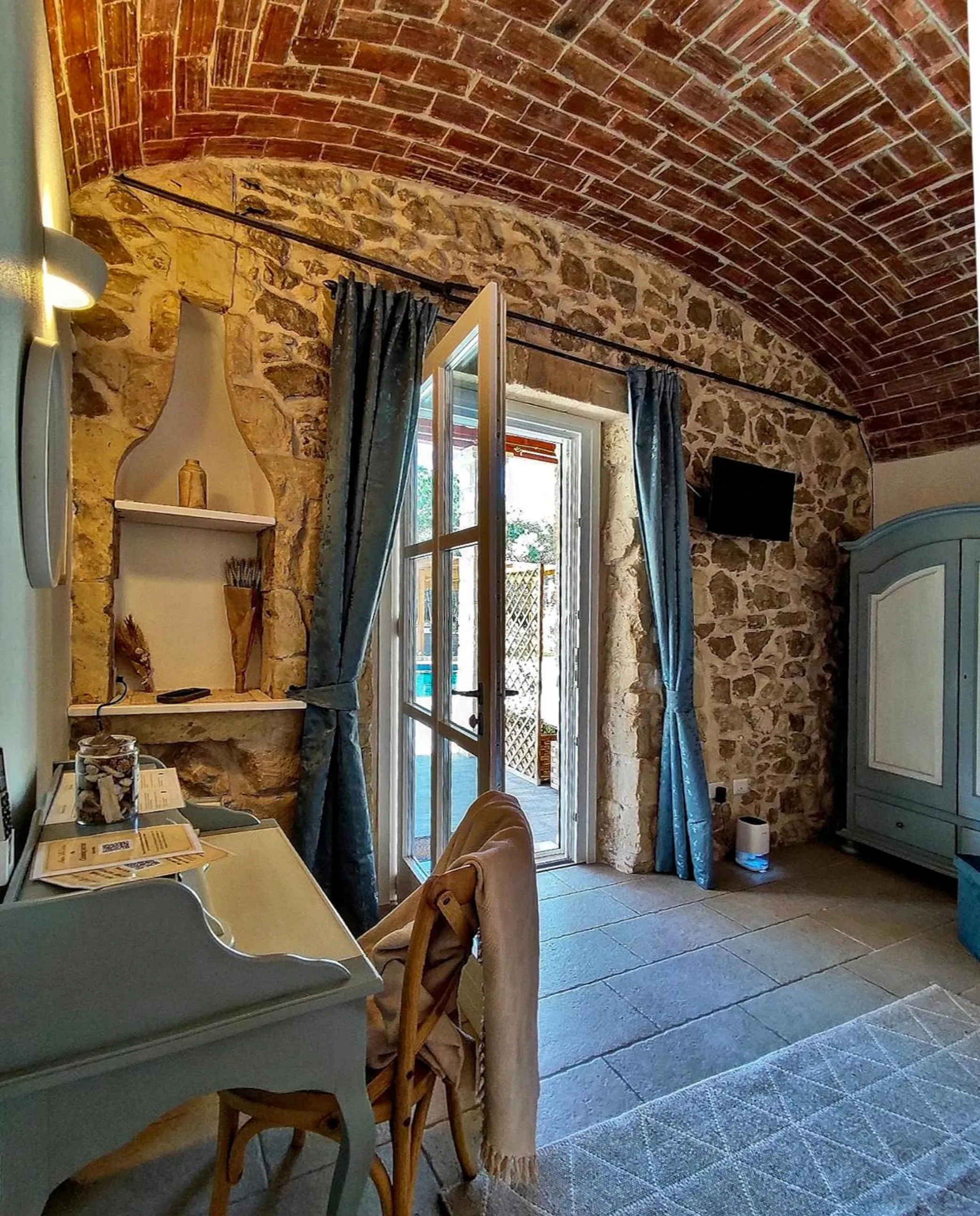 Pool view in Antica Villa Colonica