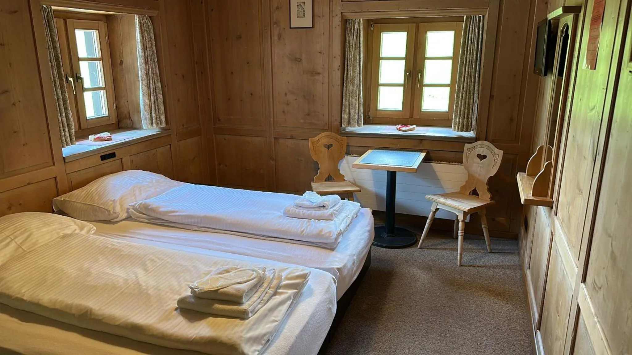 Bed in Hotel Tschuggen Davos