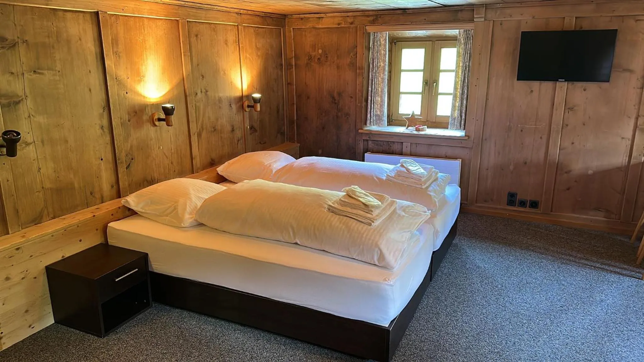 Bed in Hotel Tschuggen Davos