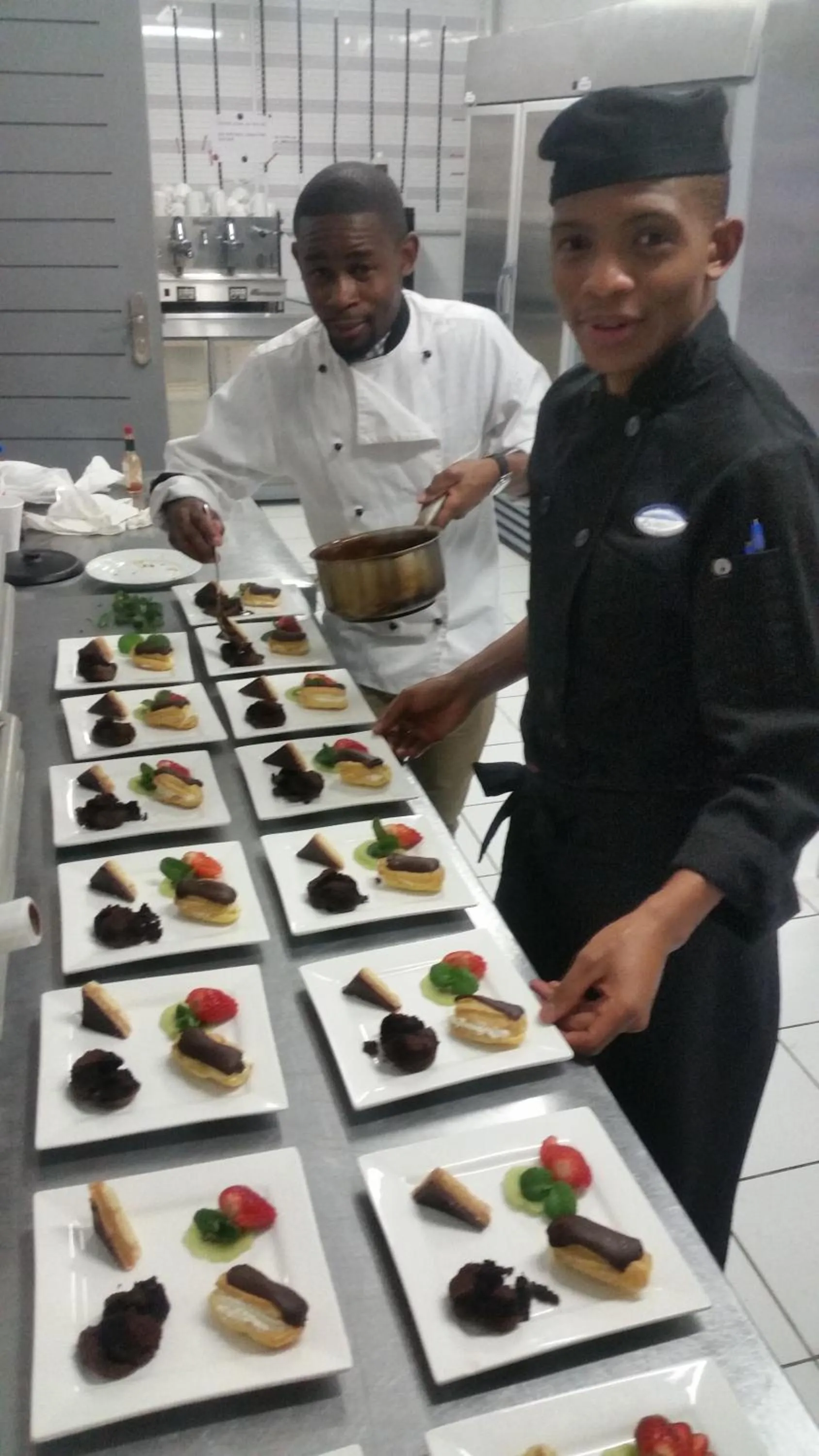 Restaurant/places to eat in Blue Diamond Boutique Hotel