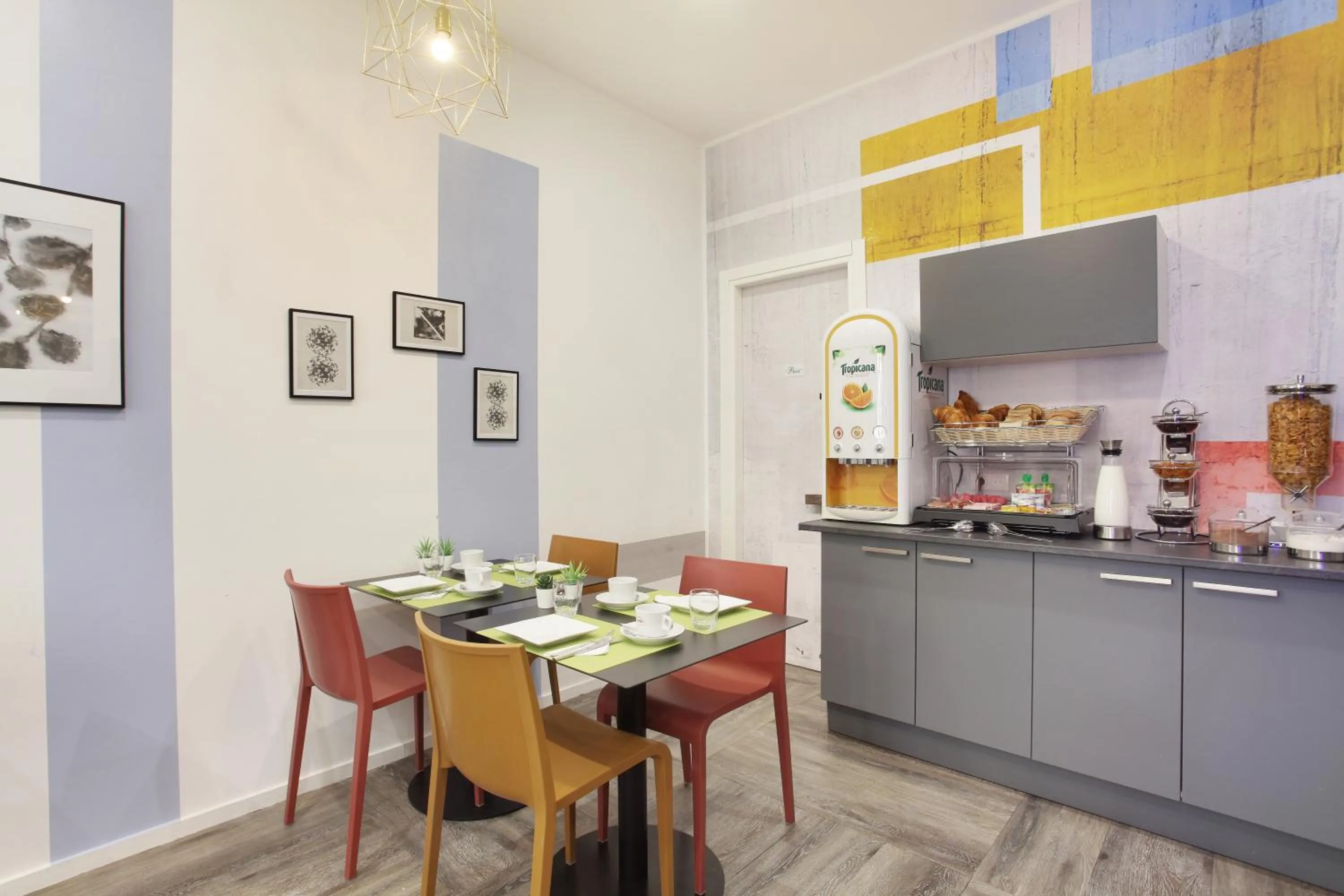 Food and drinks in Hôtel Alcôve Nice